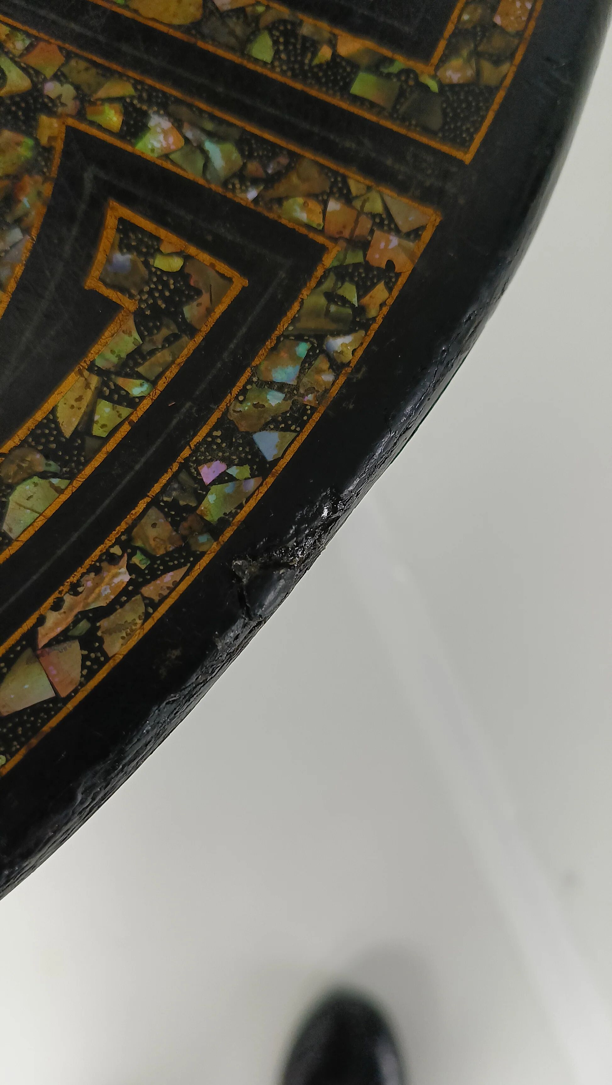 Astonishing Napoleon III tip-top table