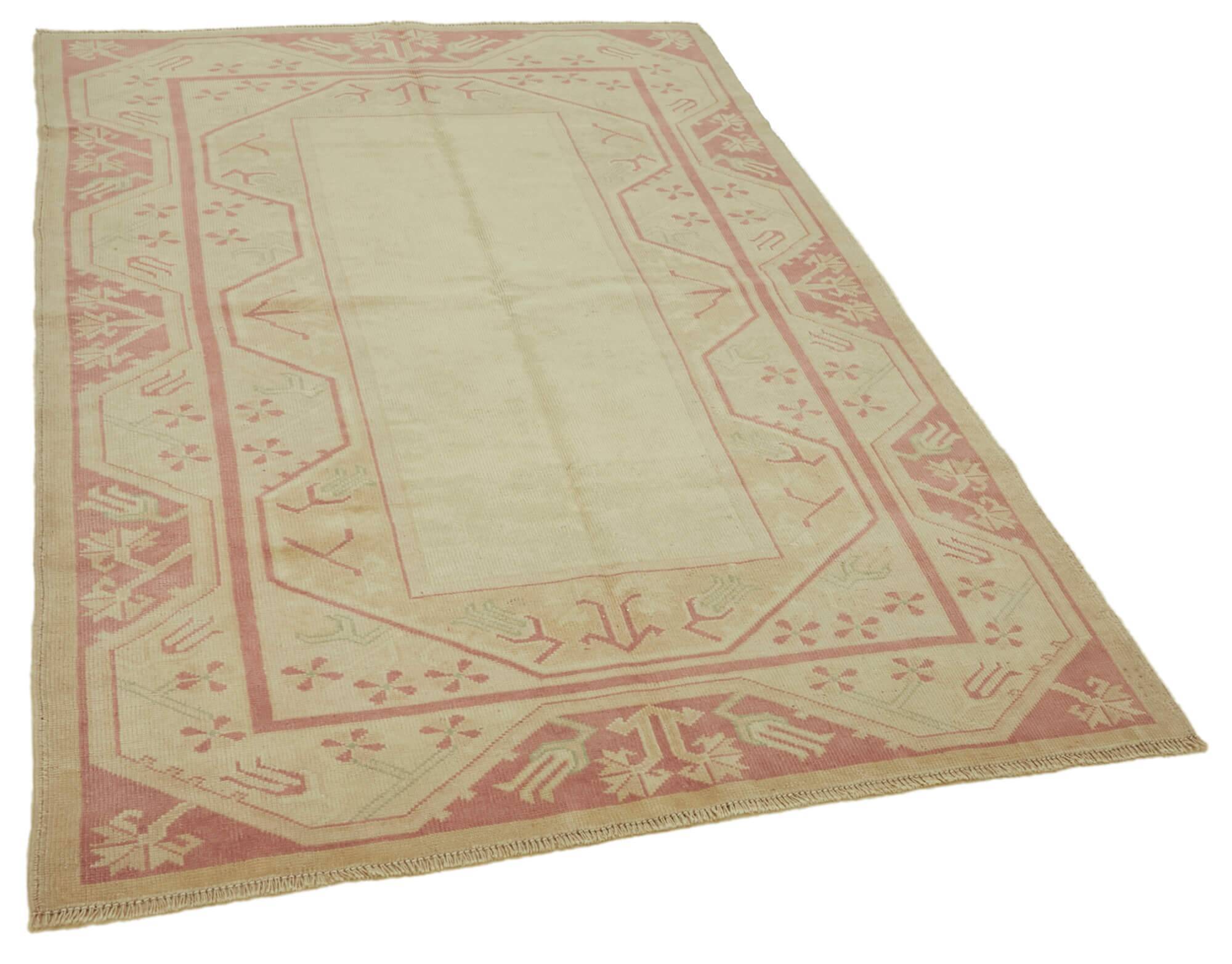 Turkish Vintage Anatolian Rug 140 cm x 200 cm