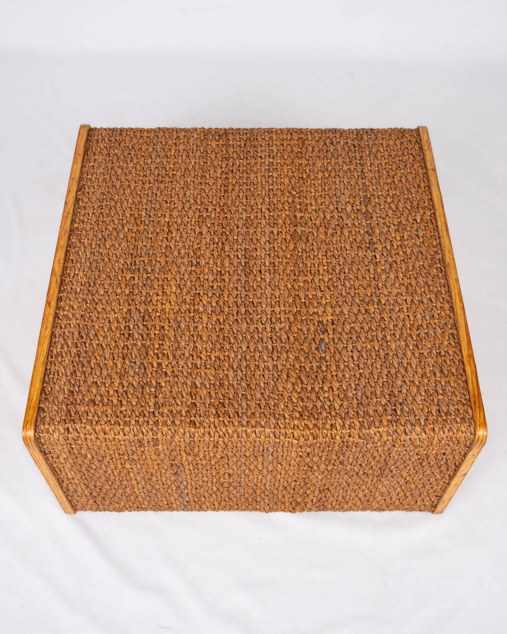 Series of 4 low tables made of cord and pine, France, 1980s.