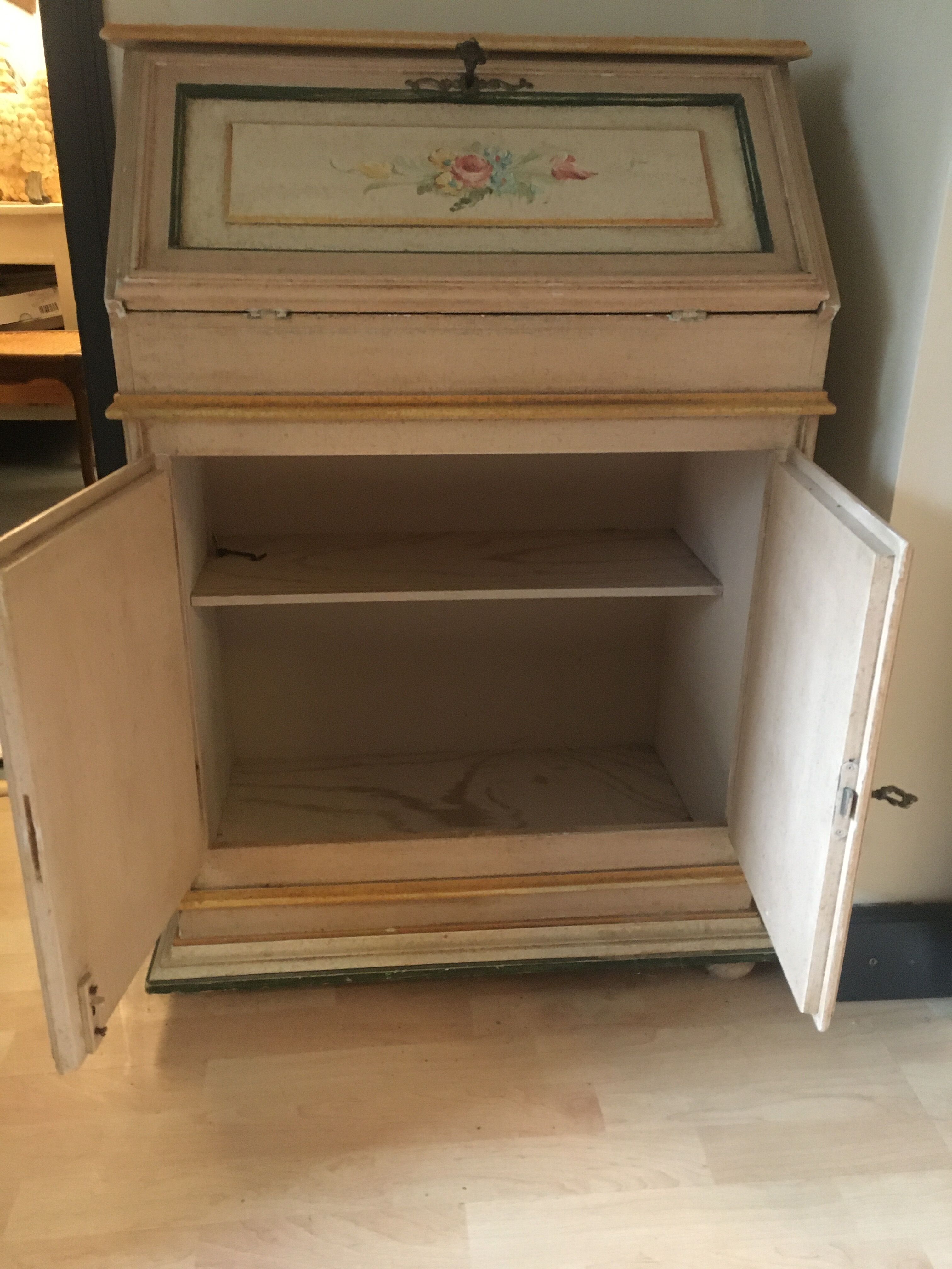 Secretary in pine, wood painted with floral patterns.