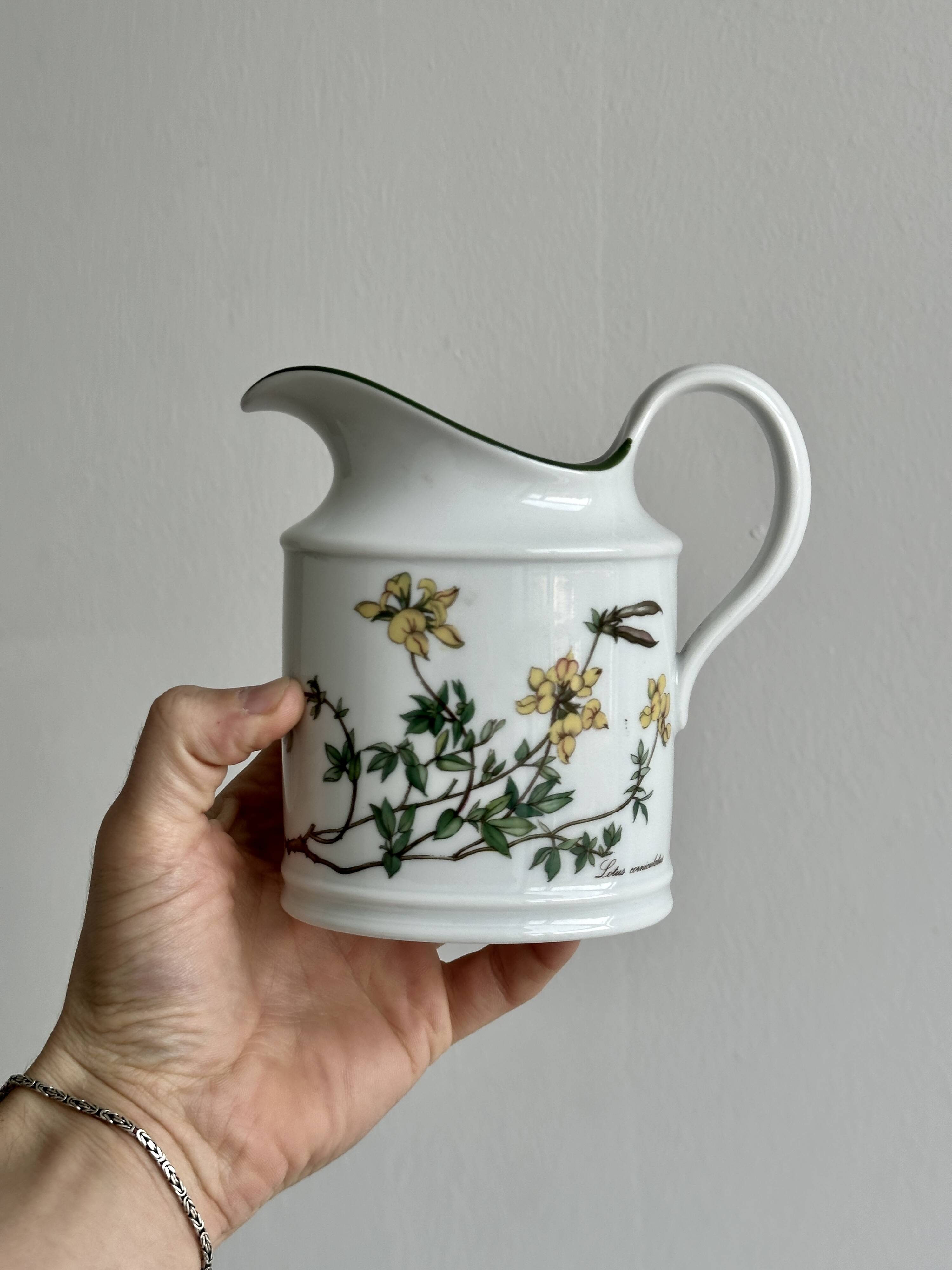 Pot à lait décor floral