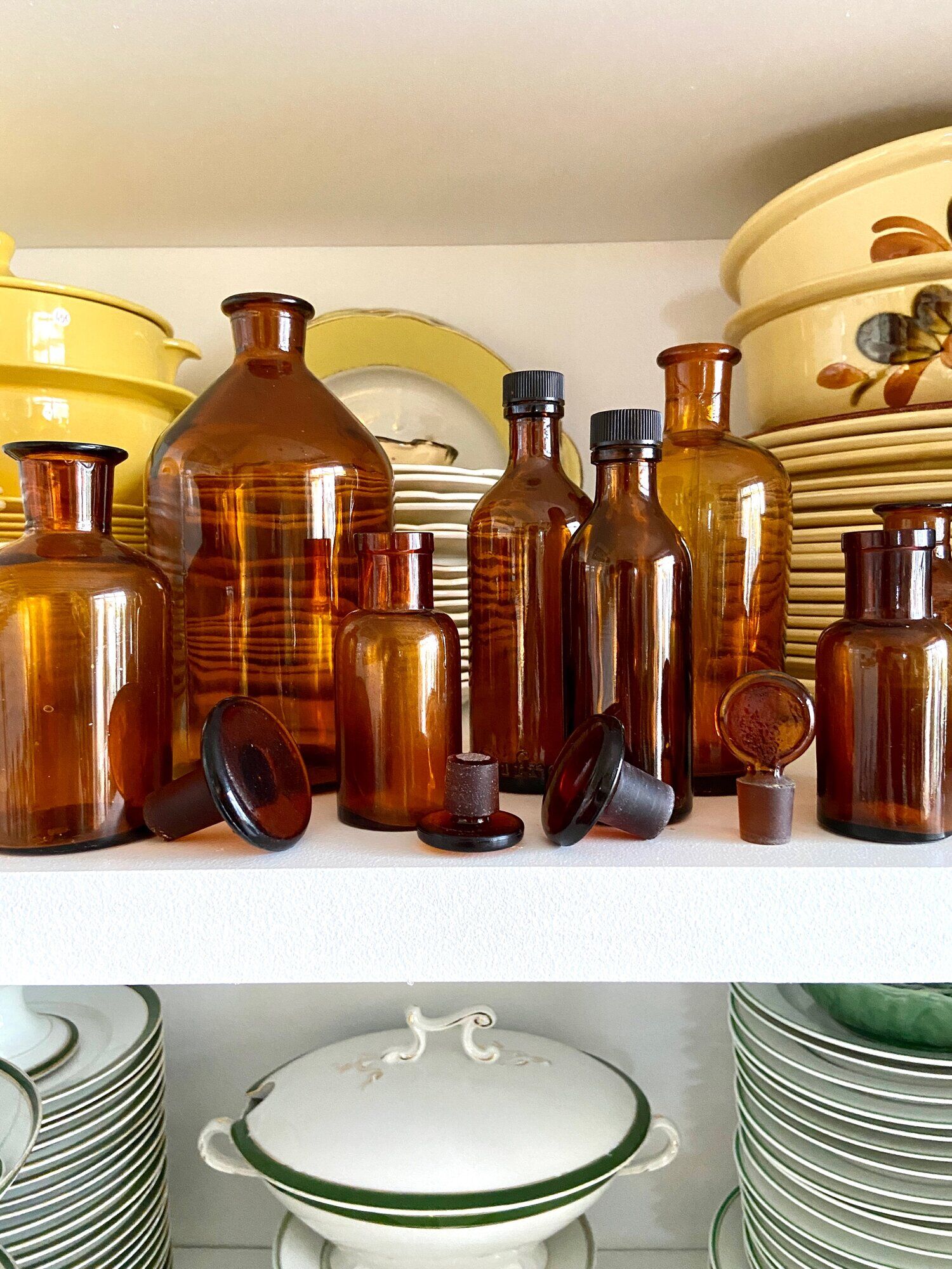 8 amber glass apothecary bottles