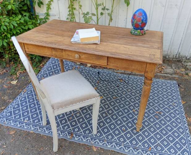 Table / desk