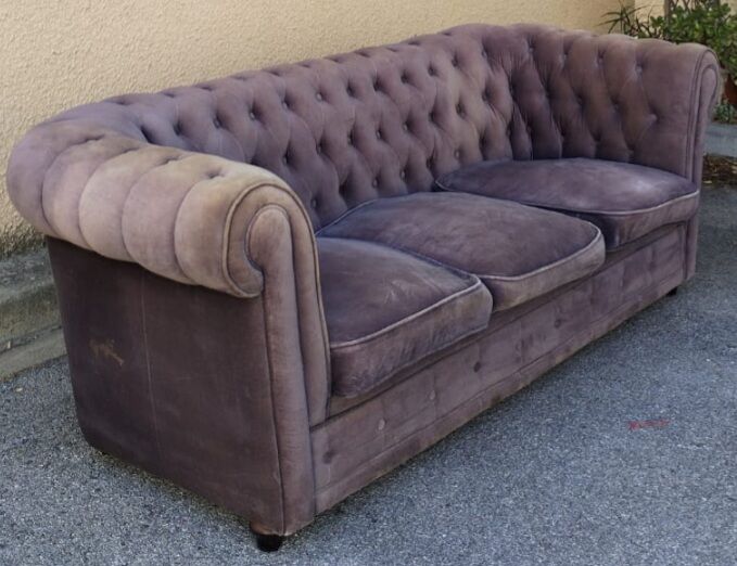 Purple velvety fabric sofa three-seater upholstered Chesterfield