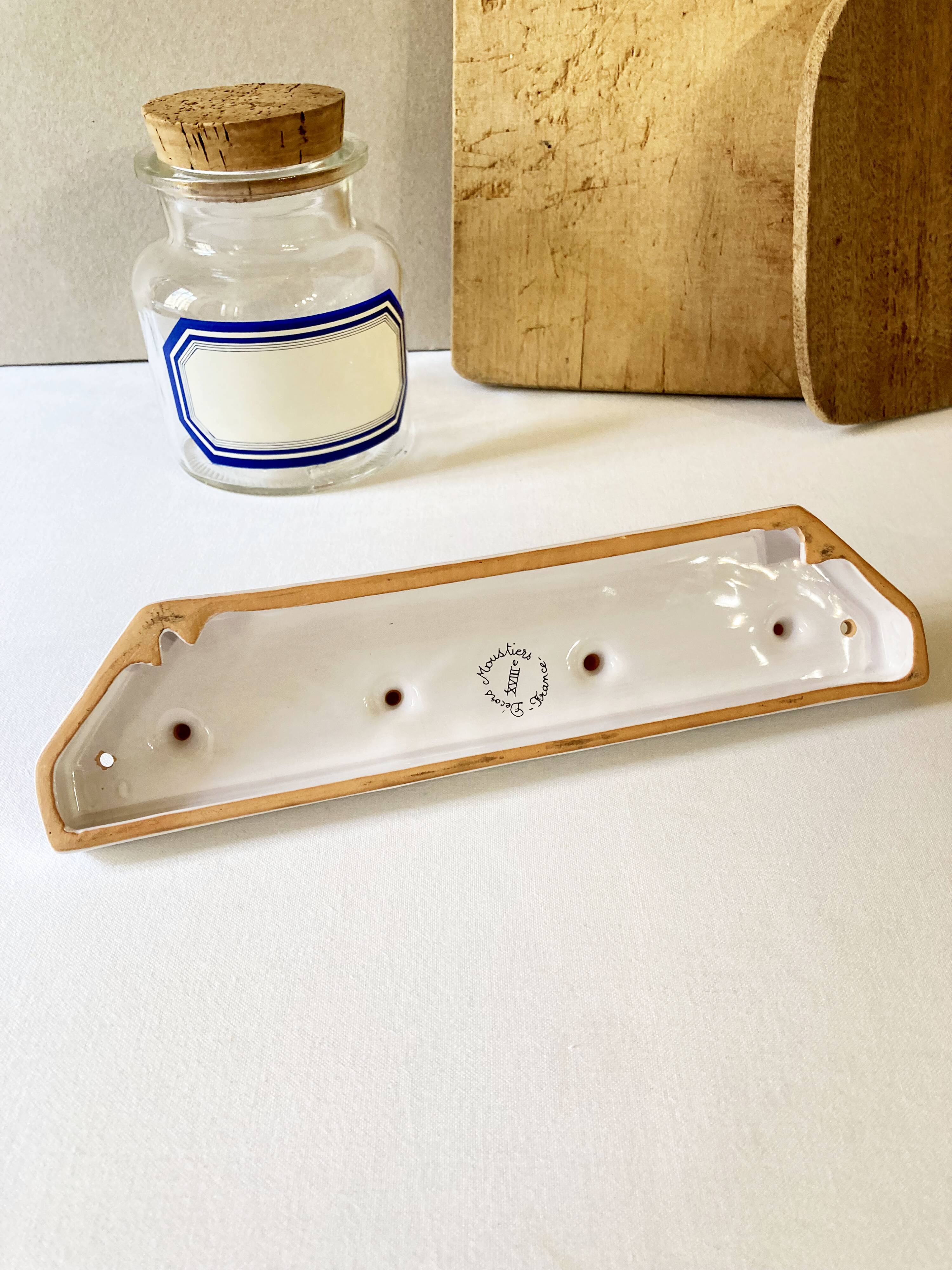 Moustiers earthenware hook / tea towel holder