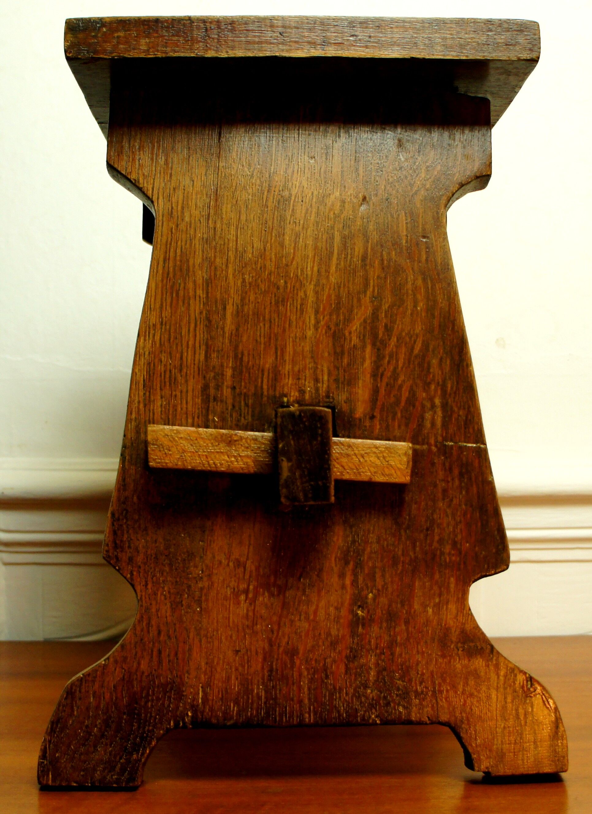 Sofa tip brutalist stool dlg Olavi Hanninen