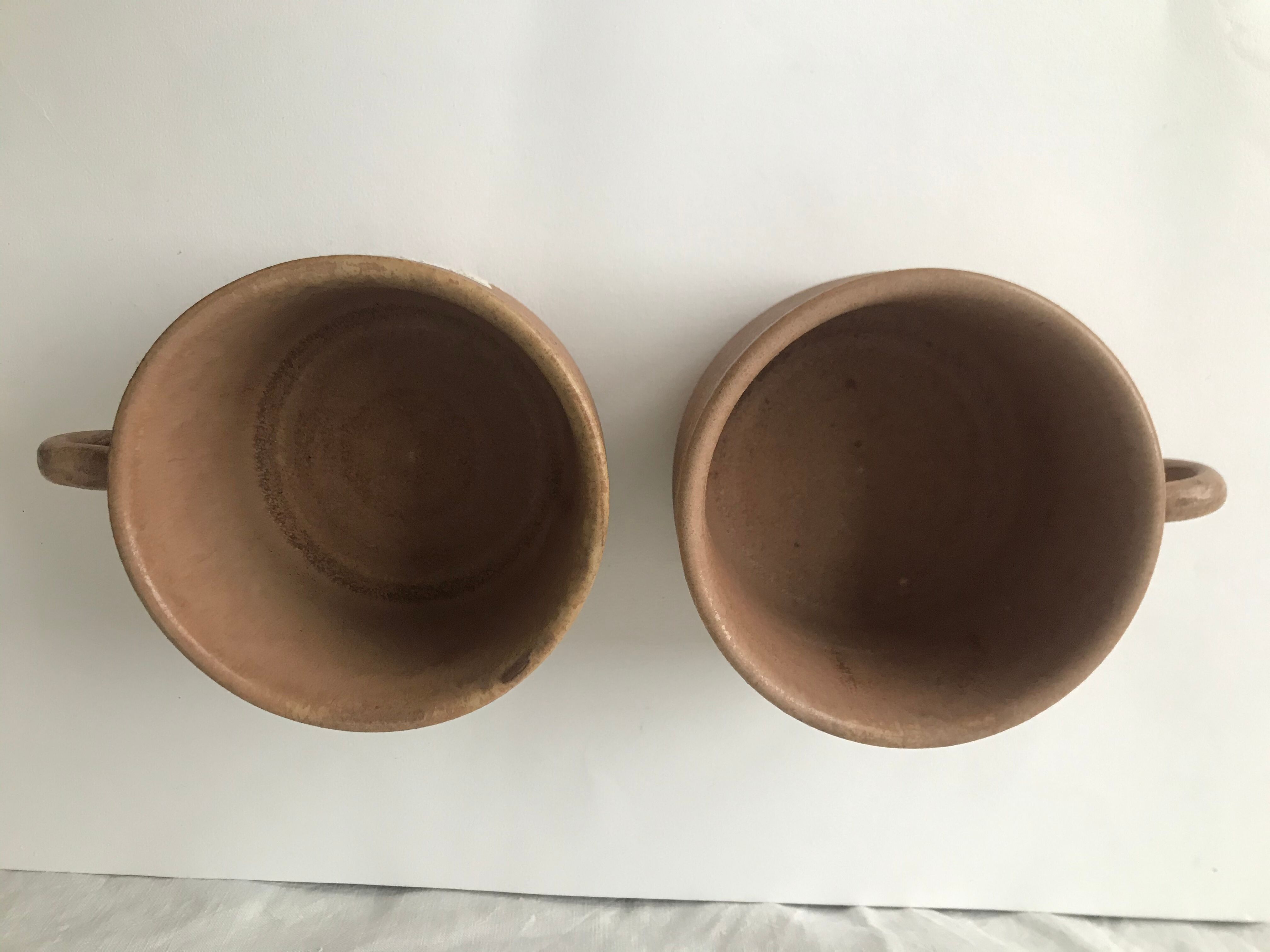 2 cups vintage sandstone