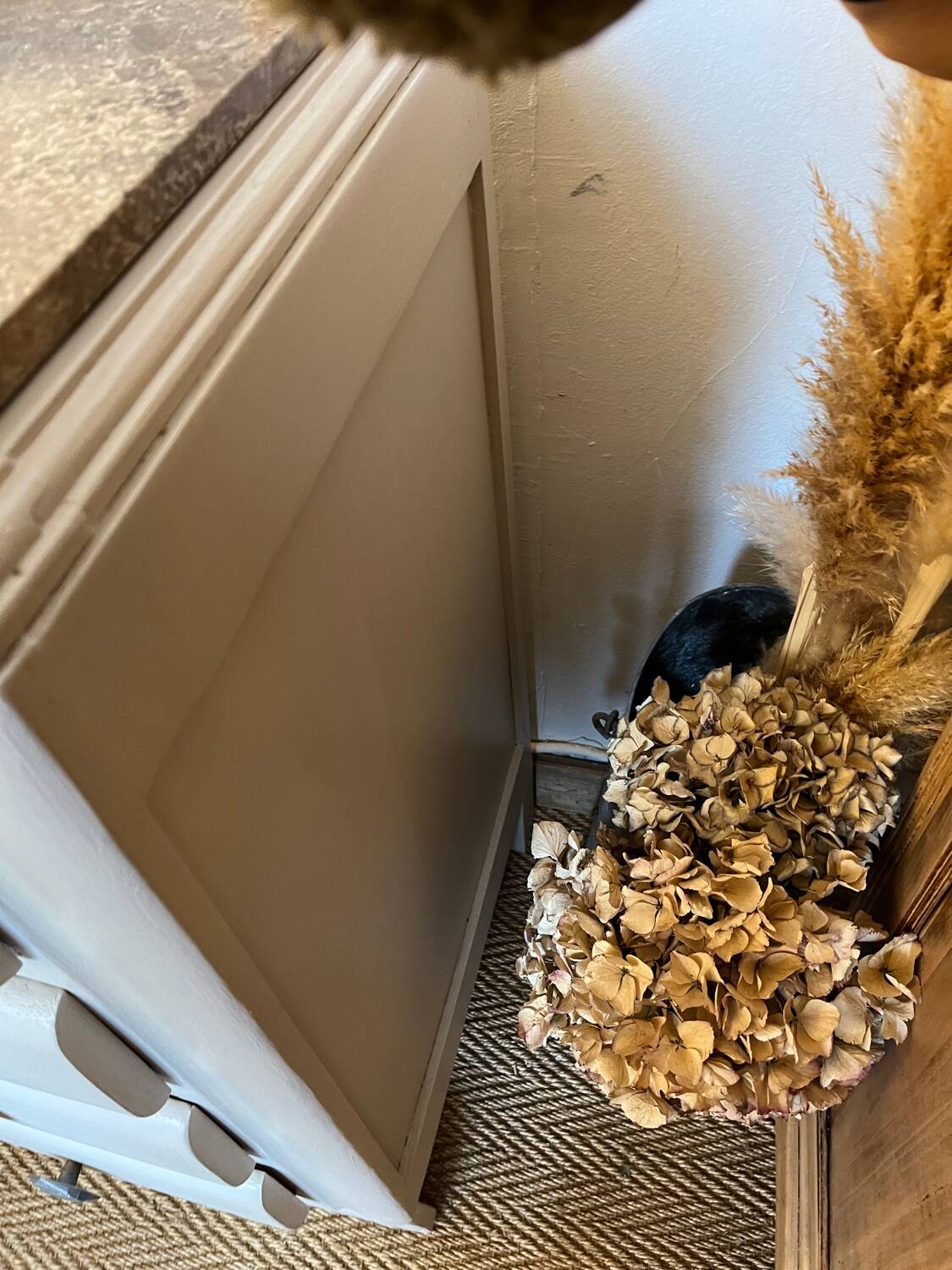 Vintage art deco chest of drawers in wood and marble mustache foot