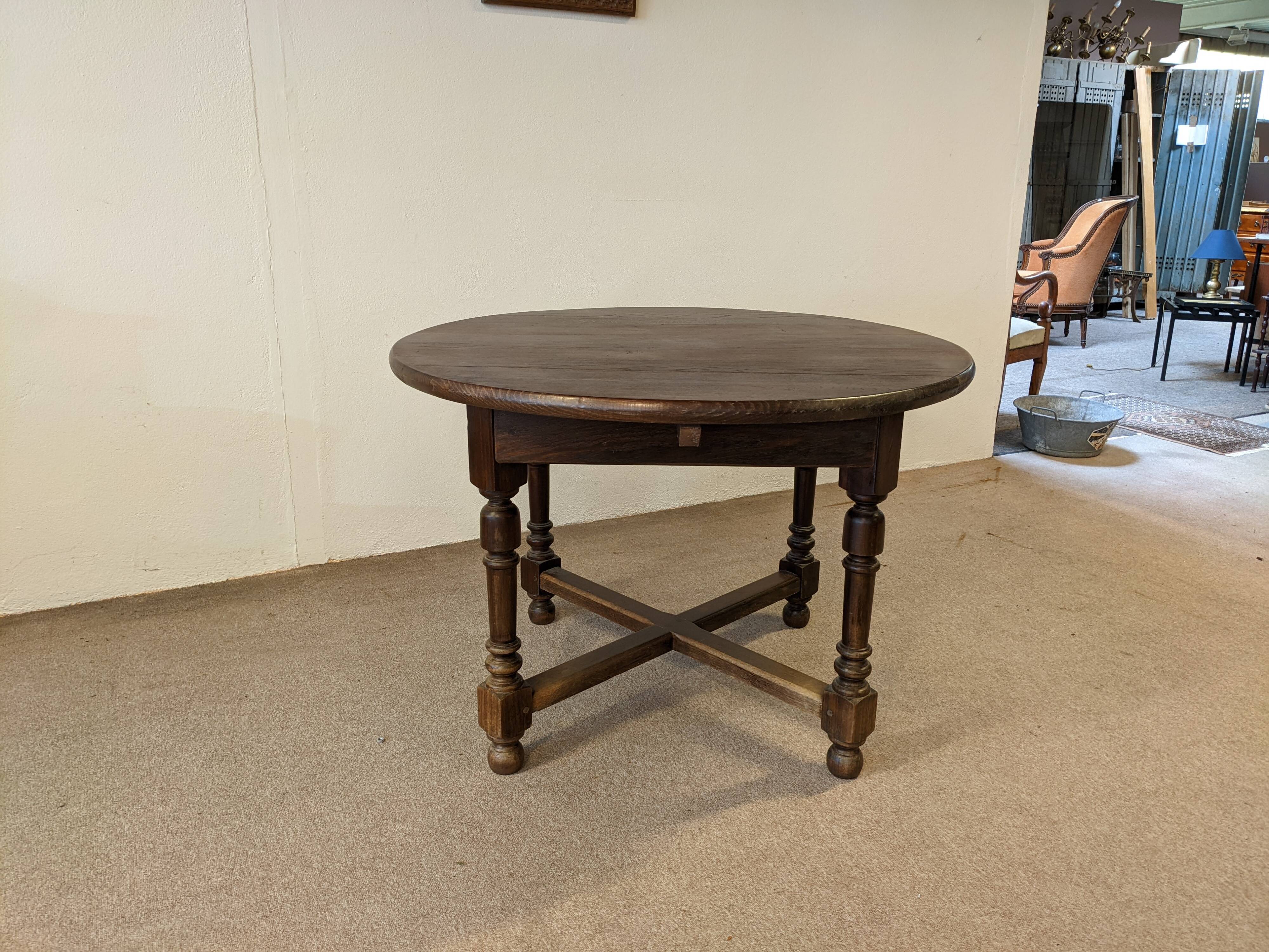 Table ronde en chêne