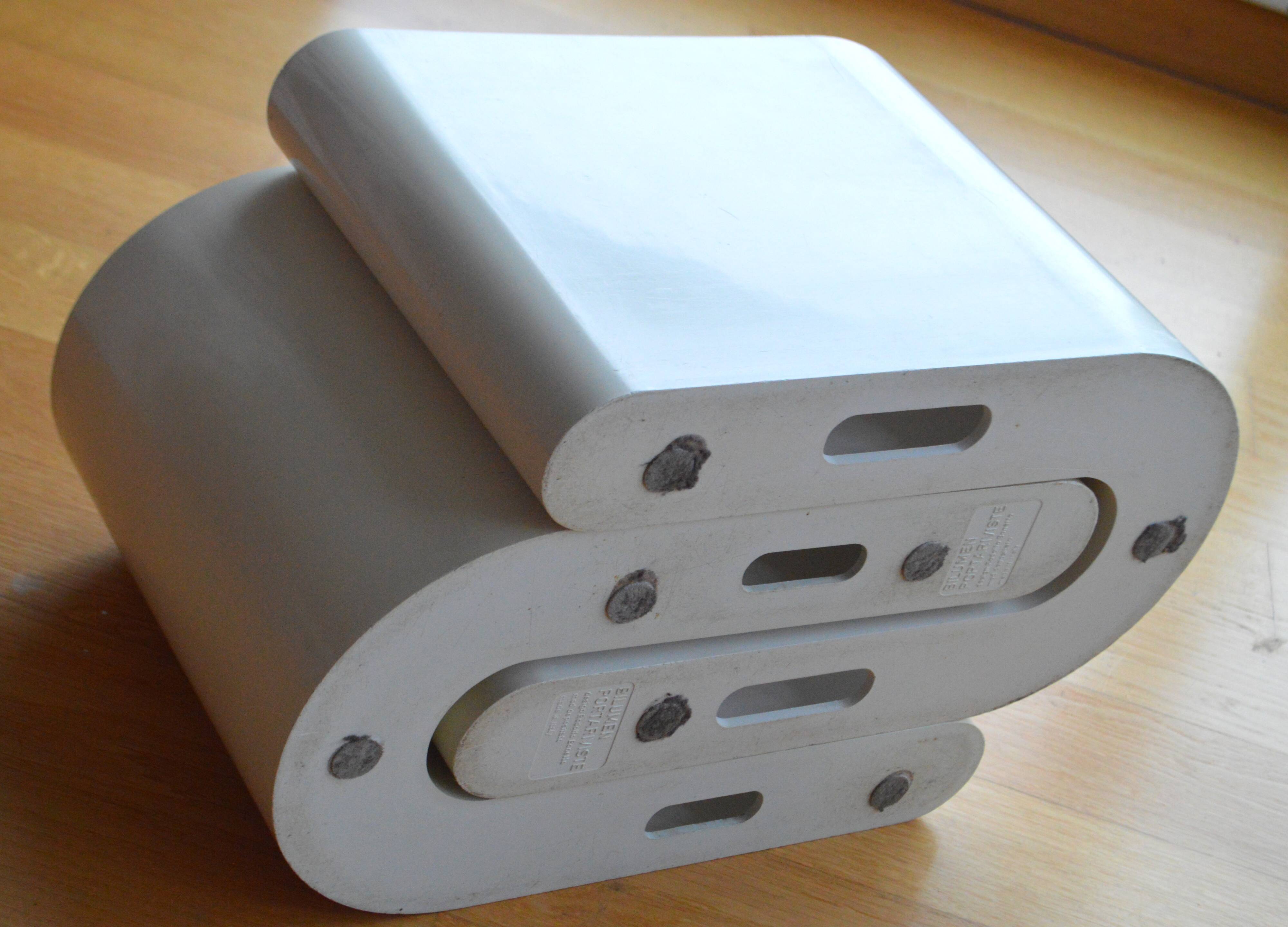 Vintage Magazine rack 1960 Rodolfo Bonetto space age made in Italy design