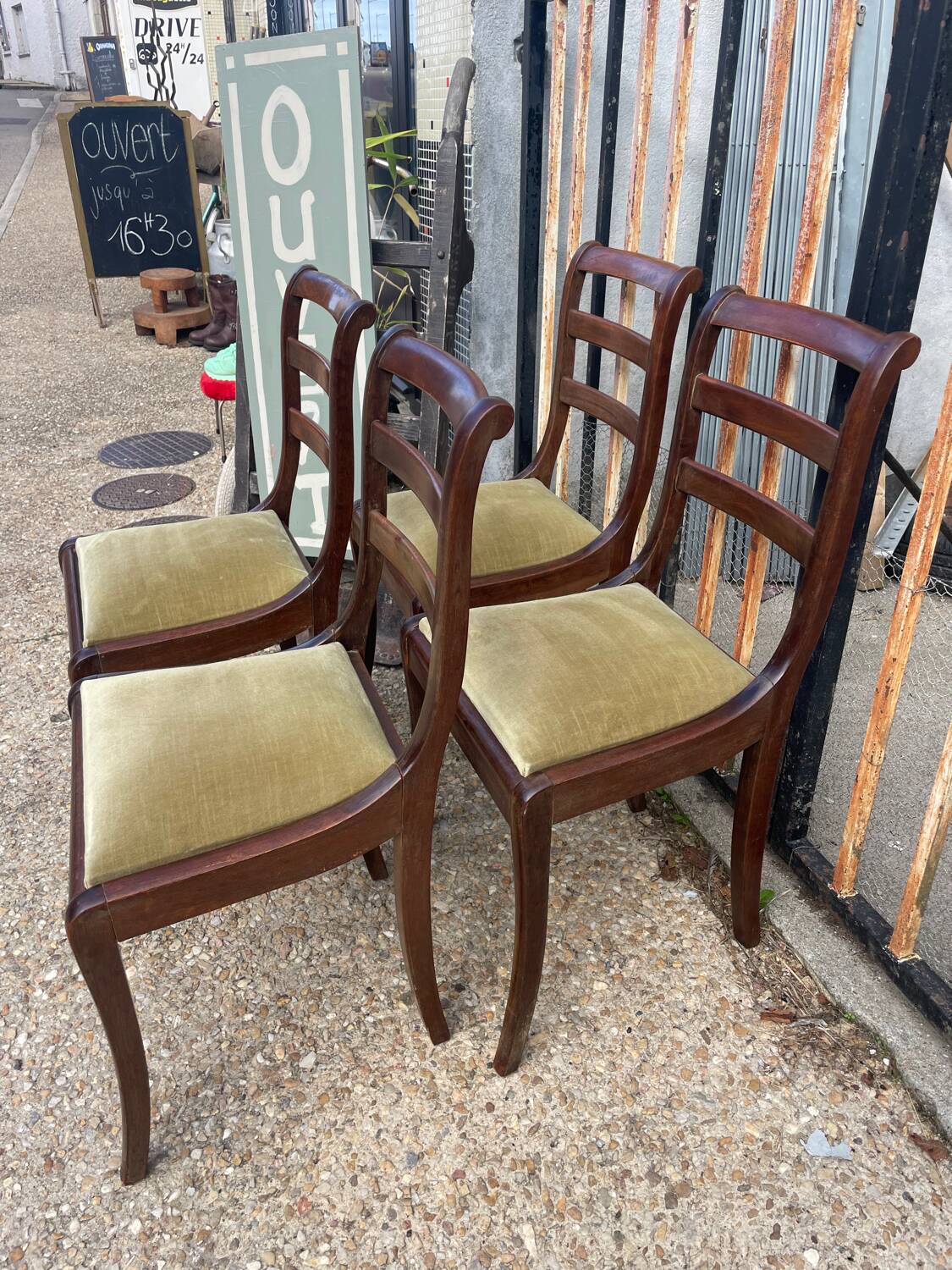 4 chaises acajou velours vert