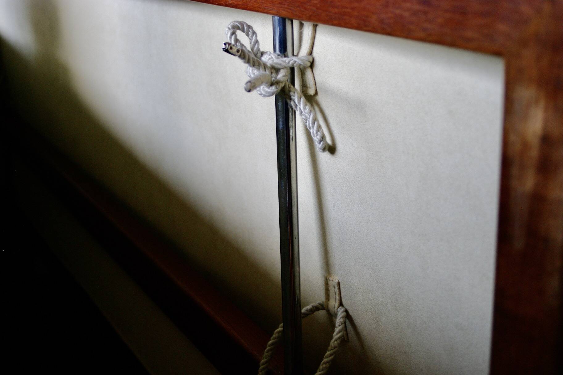 Vintage minerva daybed in solid teak and alcantara by peter hvidt for john stuart 1950s