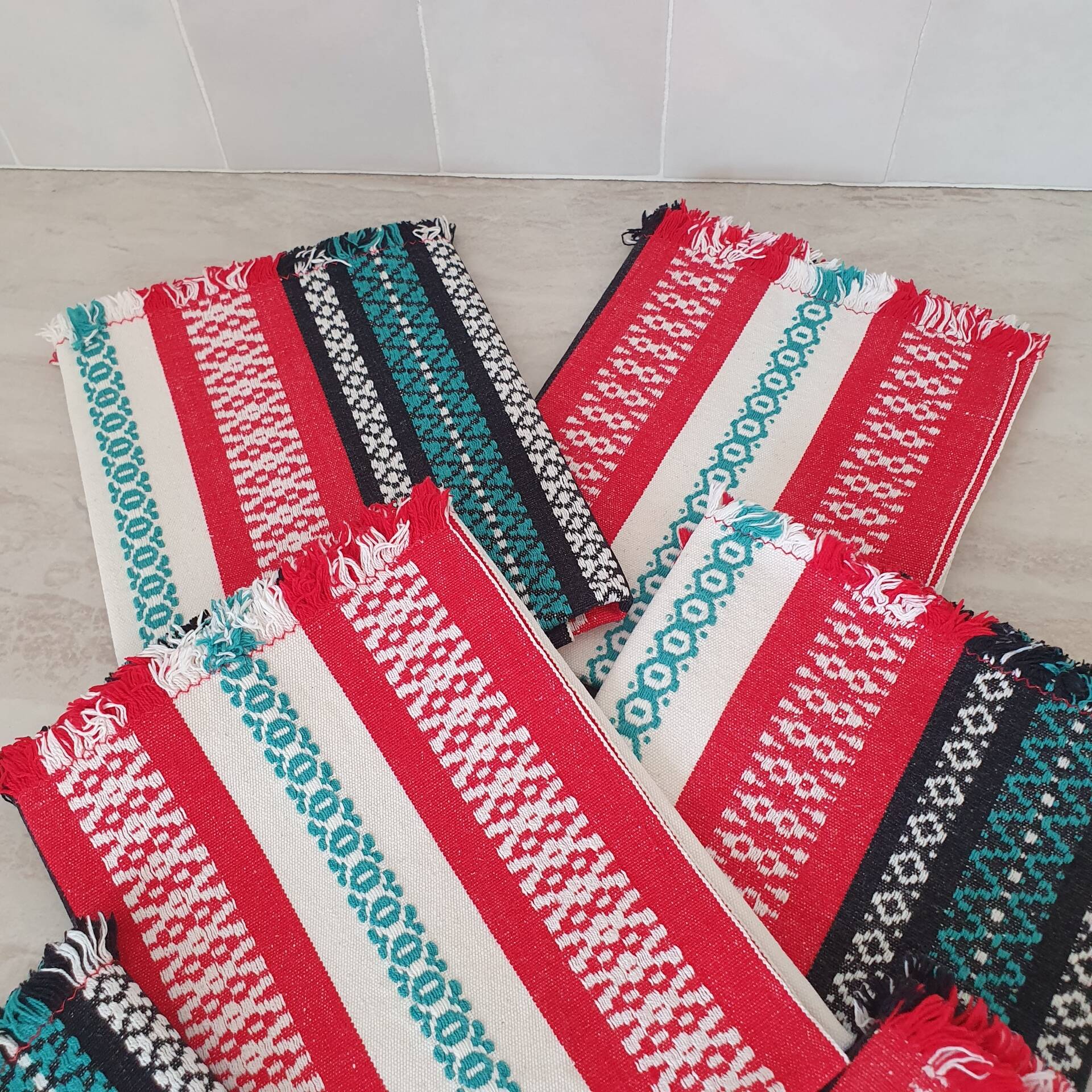 Set of 6 Catalan fabric napkins 48 x 42 cm red black green white