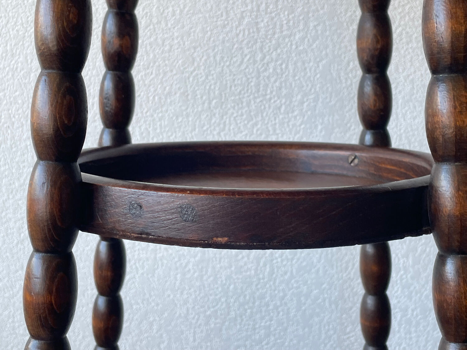 Vintage turned wooden gueridon from the 60s.