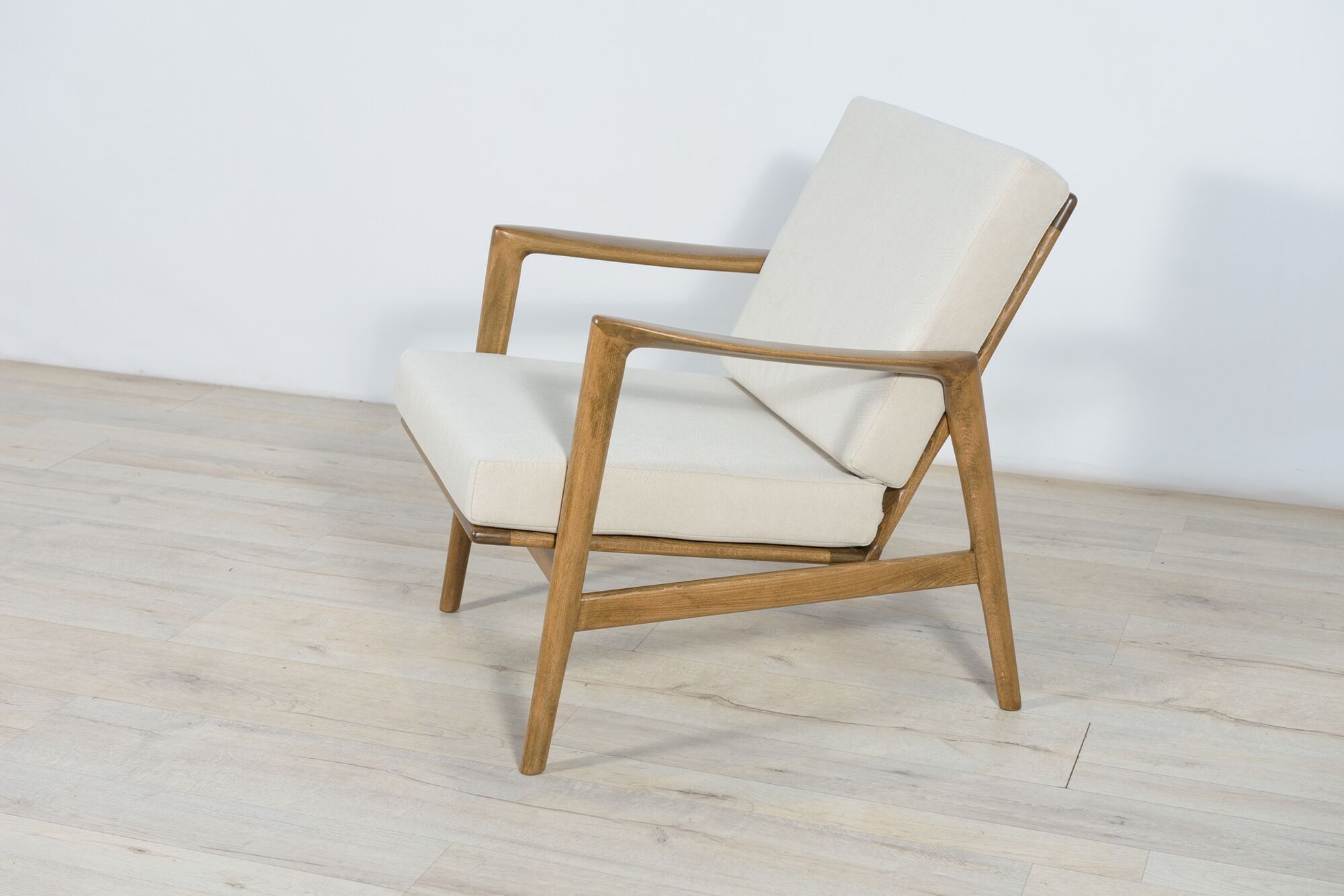 Model 300-139 Armchair from Swarzędzka Factory, 1960s