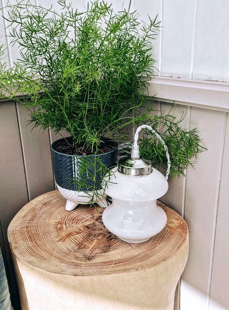 White vintage portable lamp