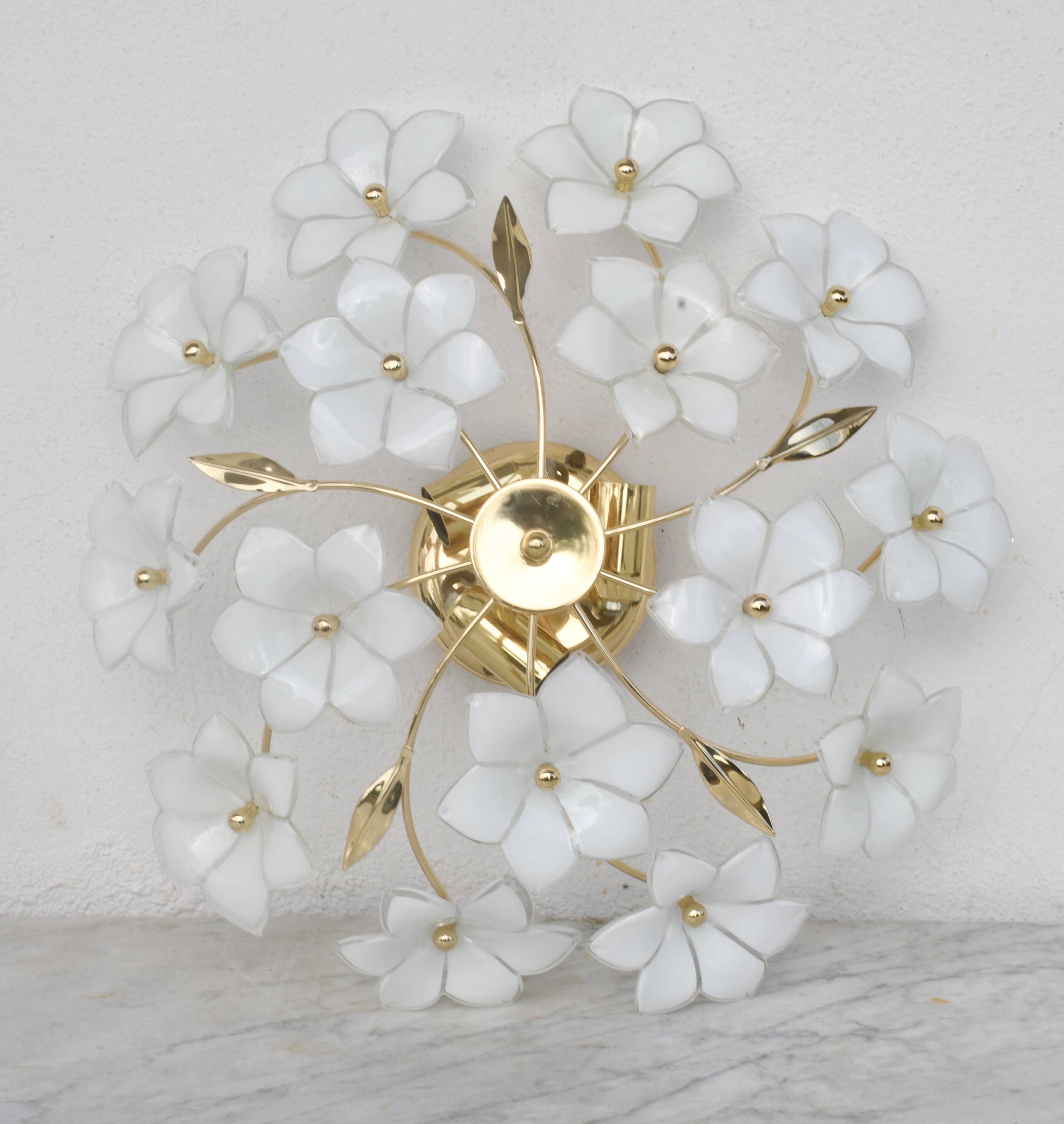 Delicious Murano Ceiling Light White Flowers, 1970