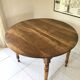 Table ronde périgourdine en noyer massif