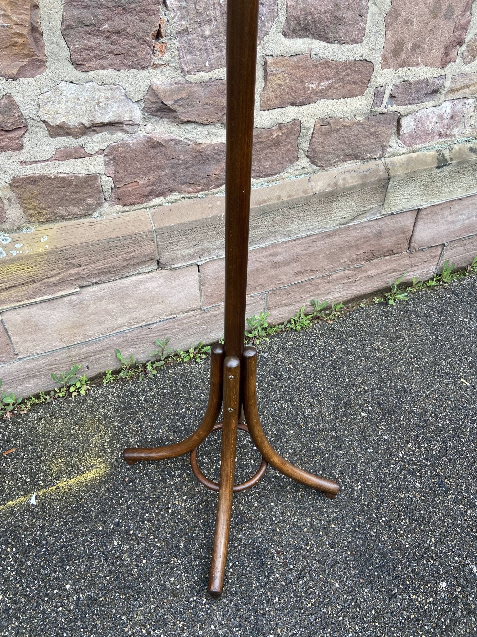 Vintage parrot standing coat rack 70s curved wood French coat rack Bentwoo parrot