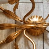 Double wall lamp in golden metal ears of wheat