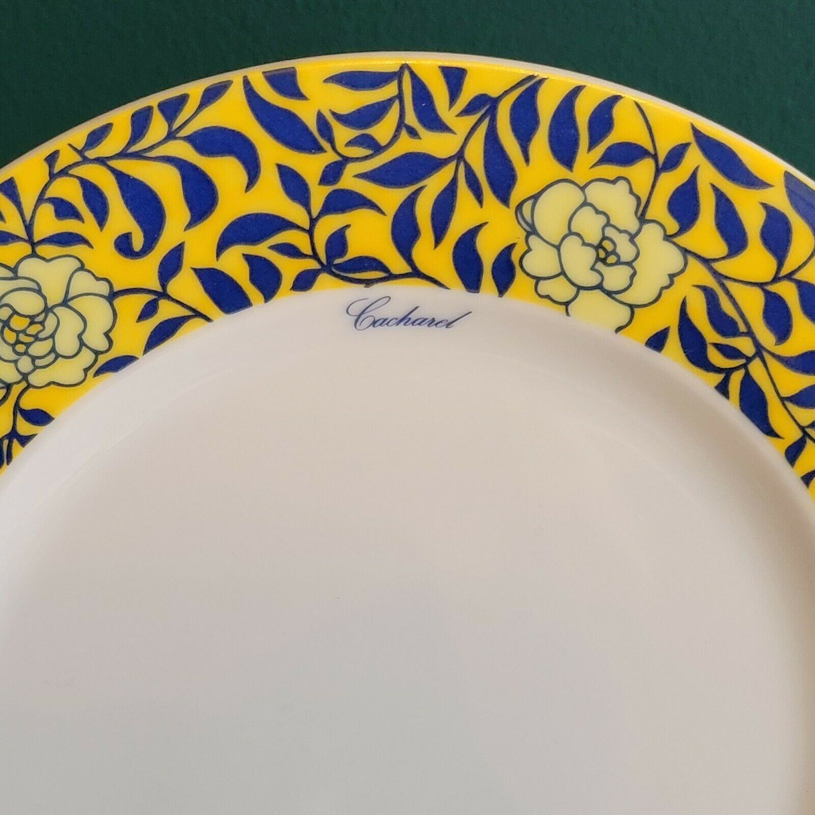6 flat plates Cacharel floral decoration yellow and blue