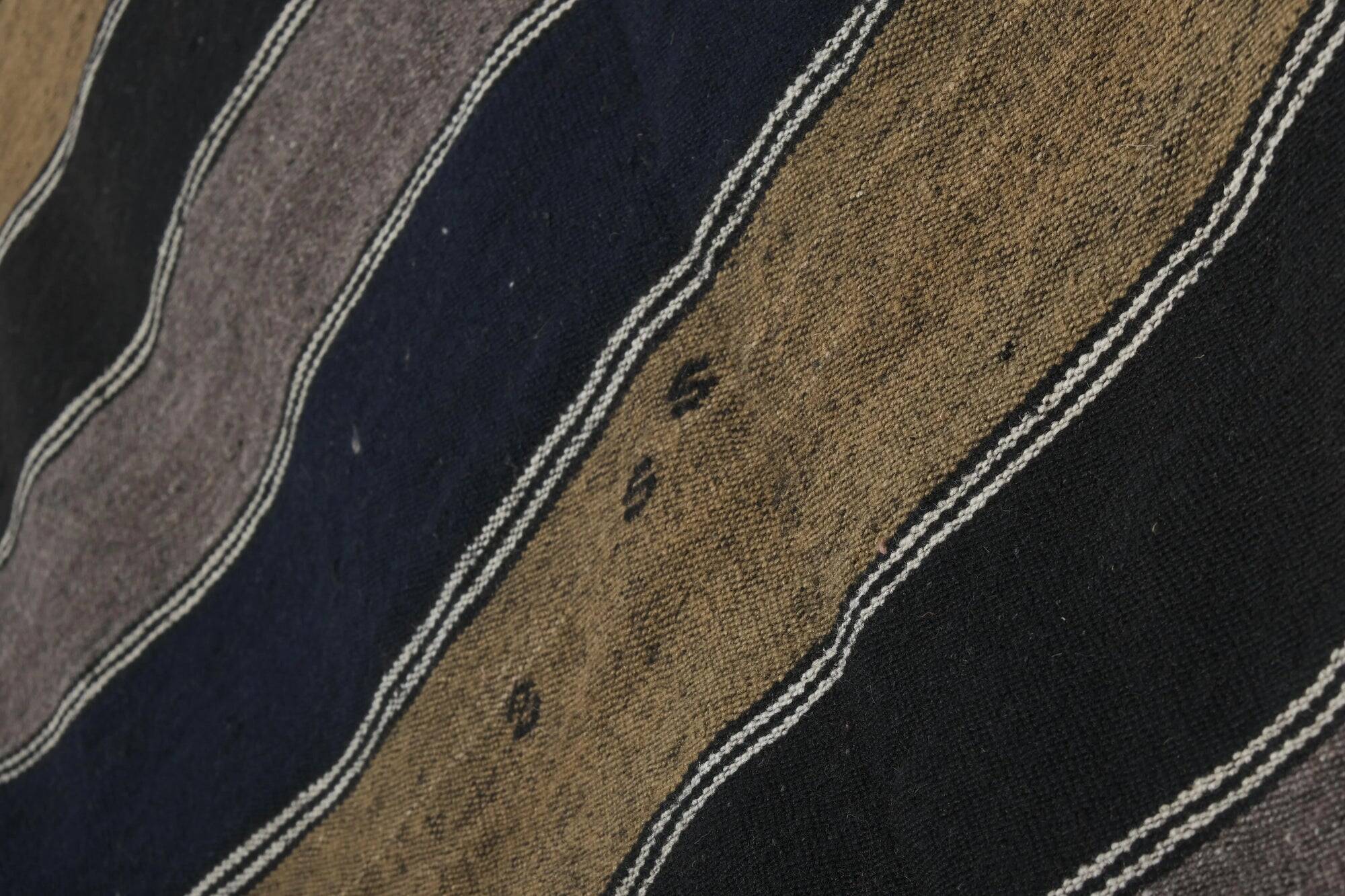 Vintage Turkish kilim, handwoven, 188x343 cm.