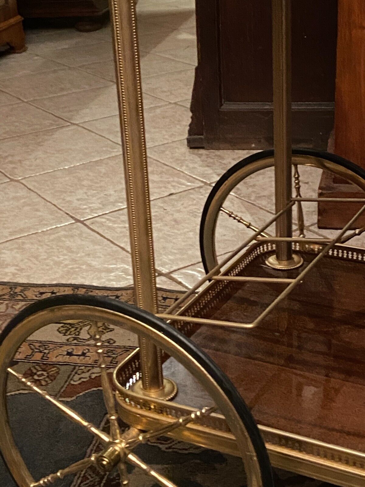 Servant table in gilded metal and mahogany mid-twentieth century