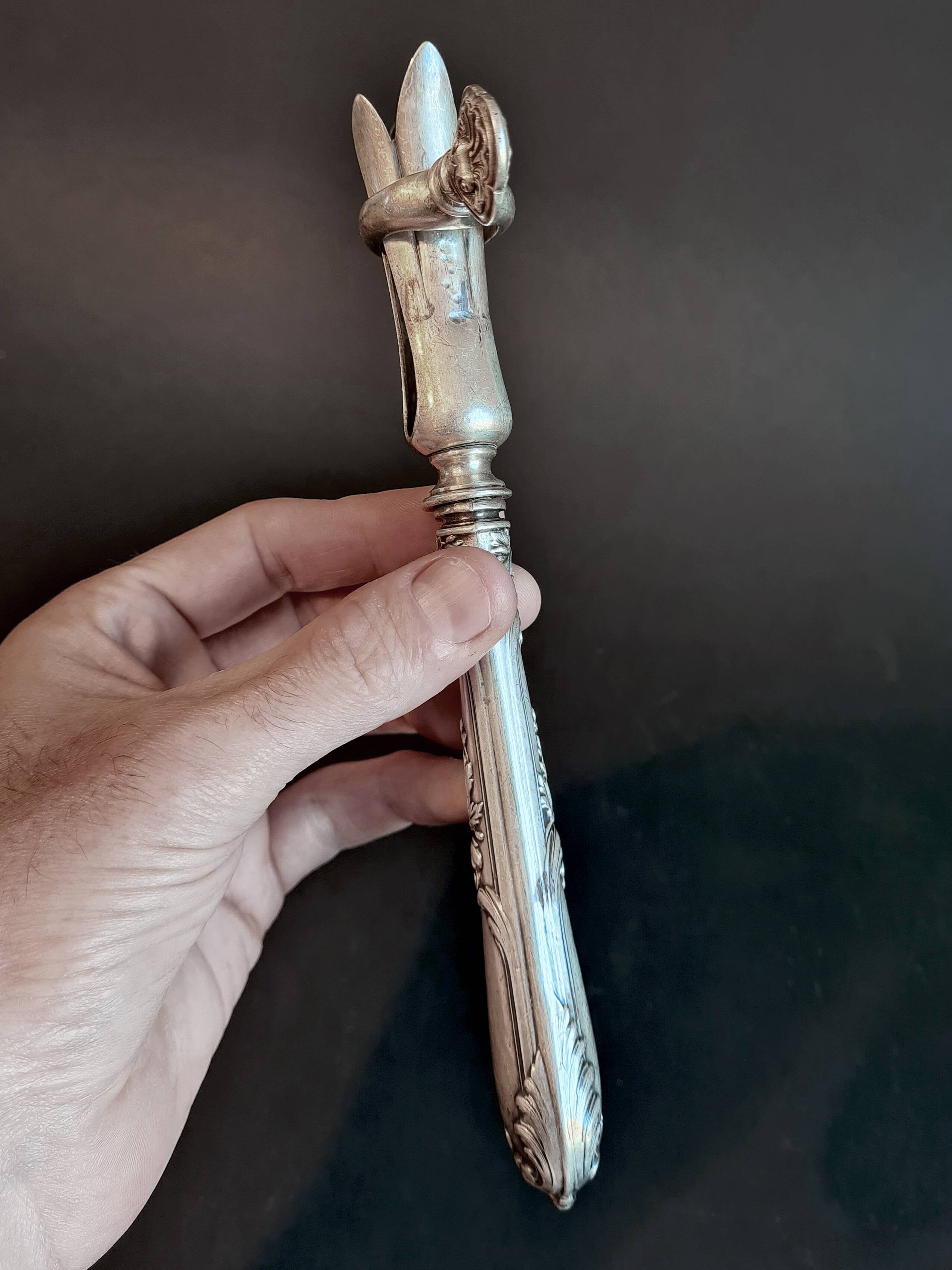 Rocaille Style Silver Metal Leg of Gigot Set - Ref 06.