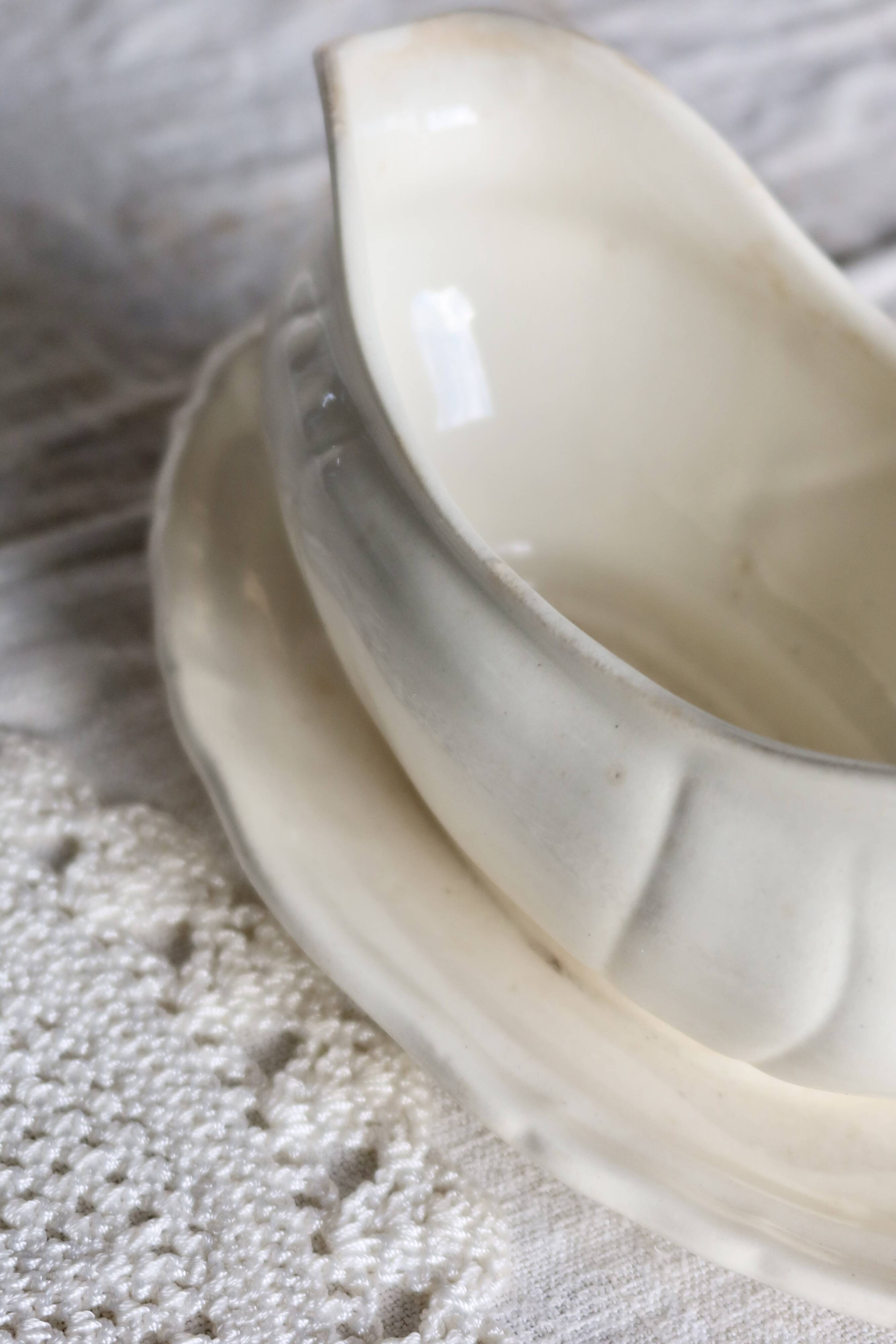 Antique ivory sauceboat Villeroy & Boch