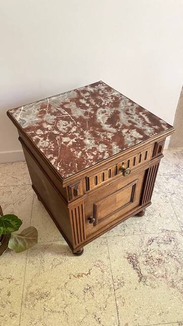 Table de chevet ancienne en bois et marbre