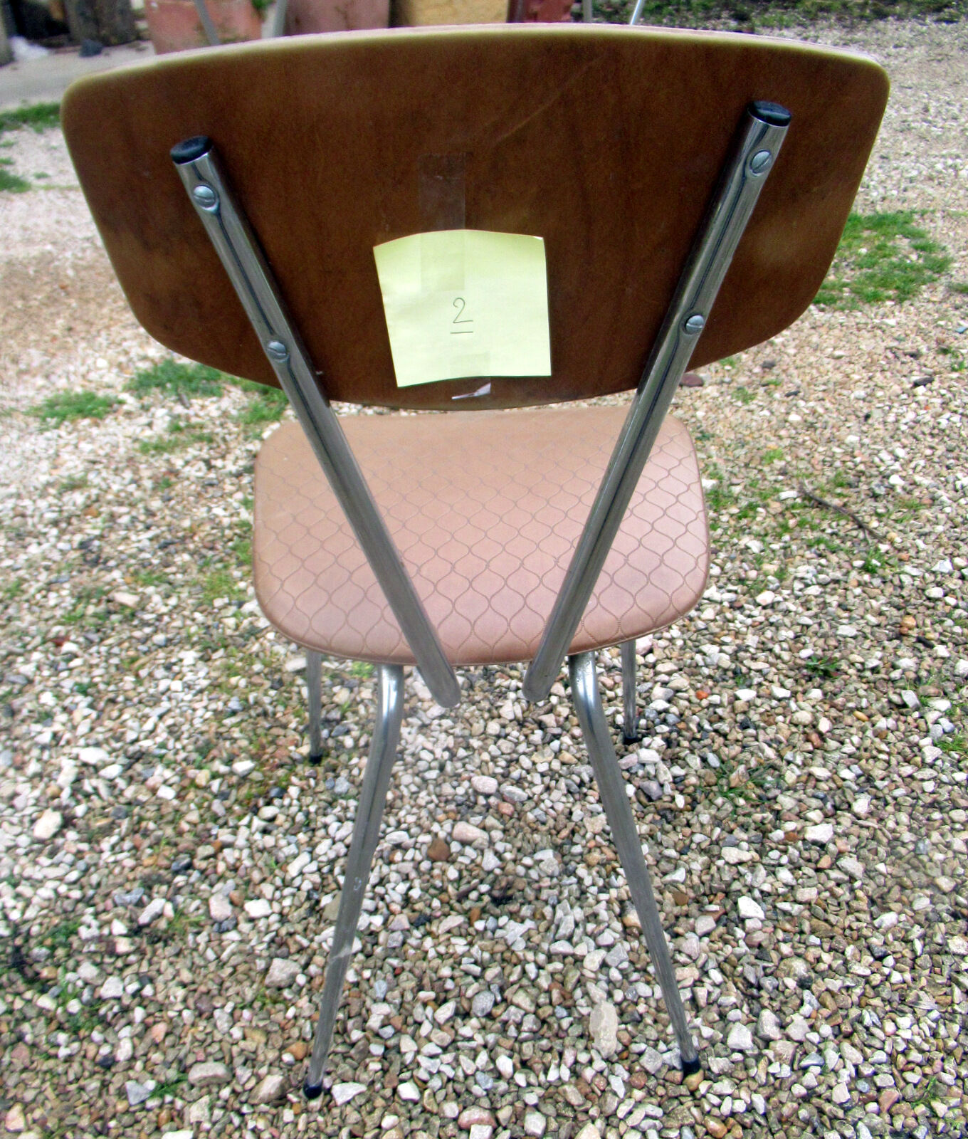 Série de 4 chaises en skaï et chrome années 60