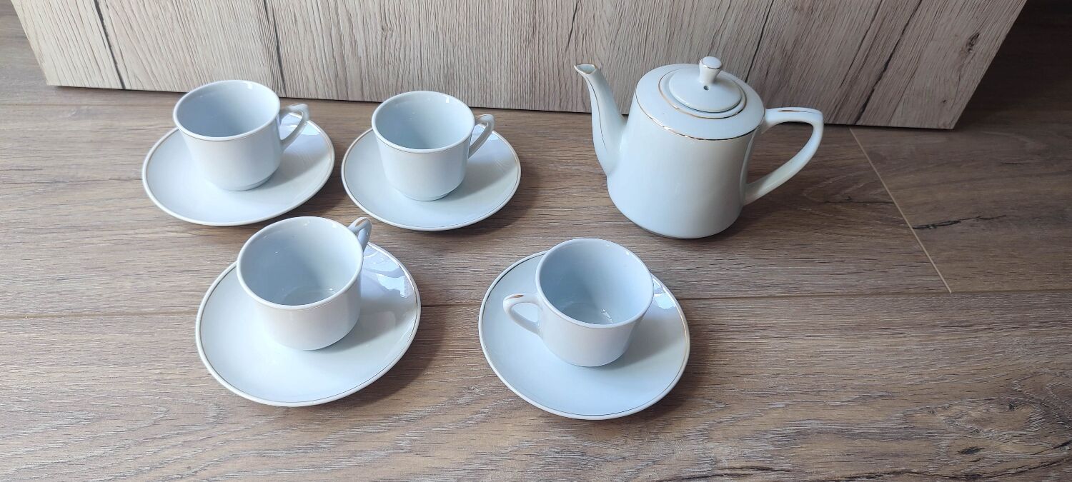 Vintage porcelain dinette