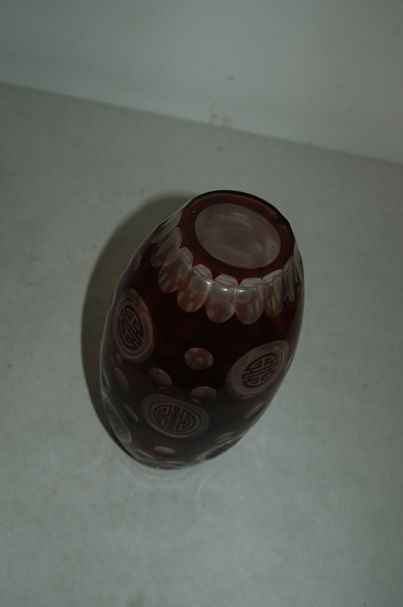 vase cut glass or bohemian crystal Chinese decoration Chinese glass