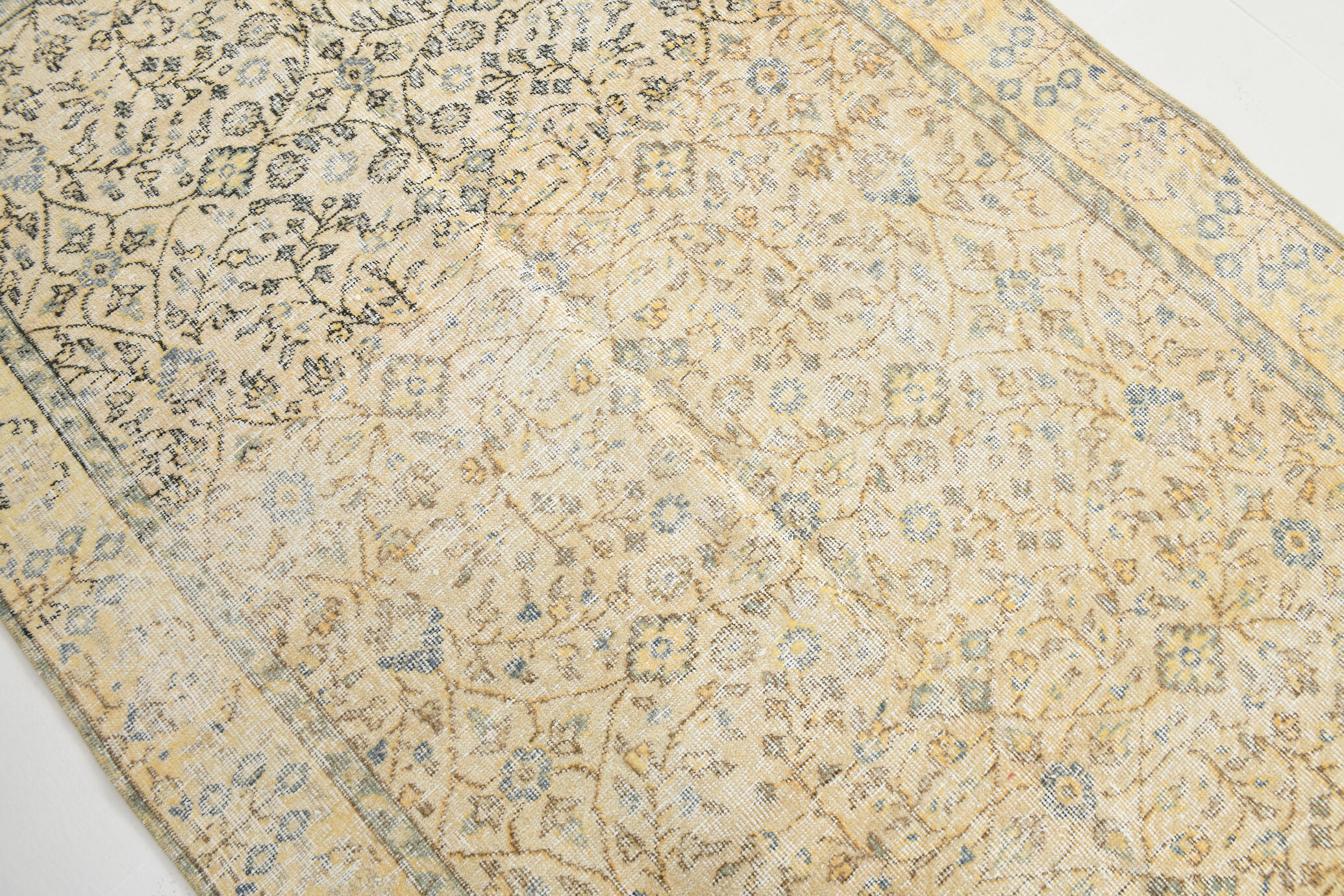 5x8 beige yellow tones turkish rug 247x152cm