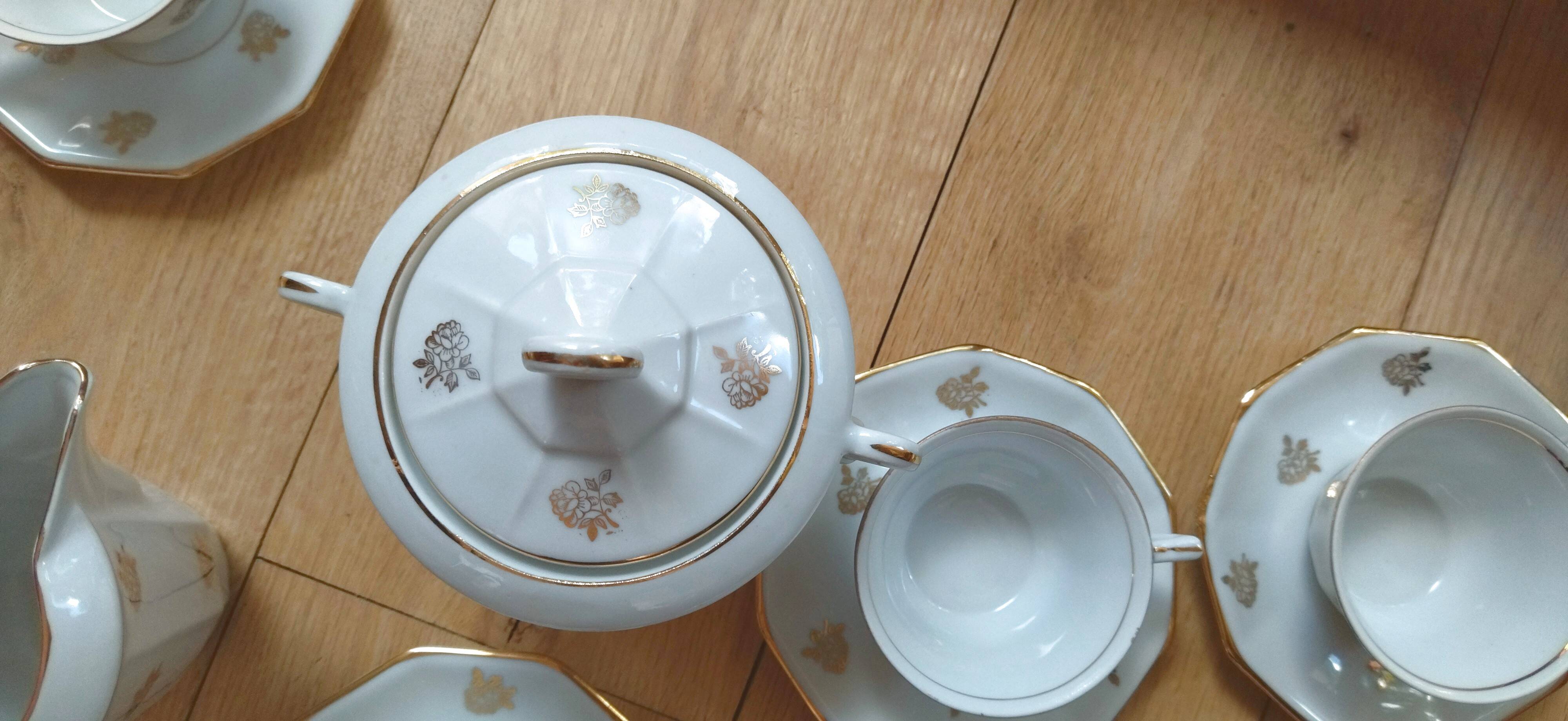 Antique coffee or tea service in fine porcelain from the 1930s.