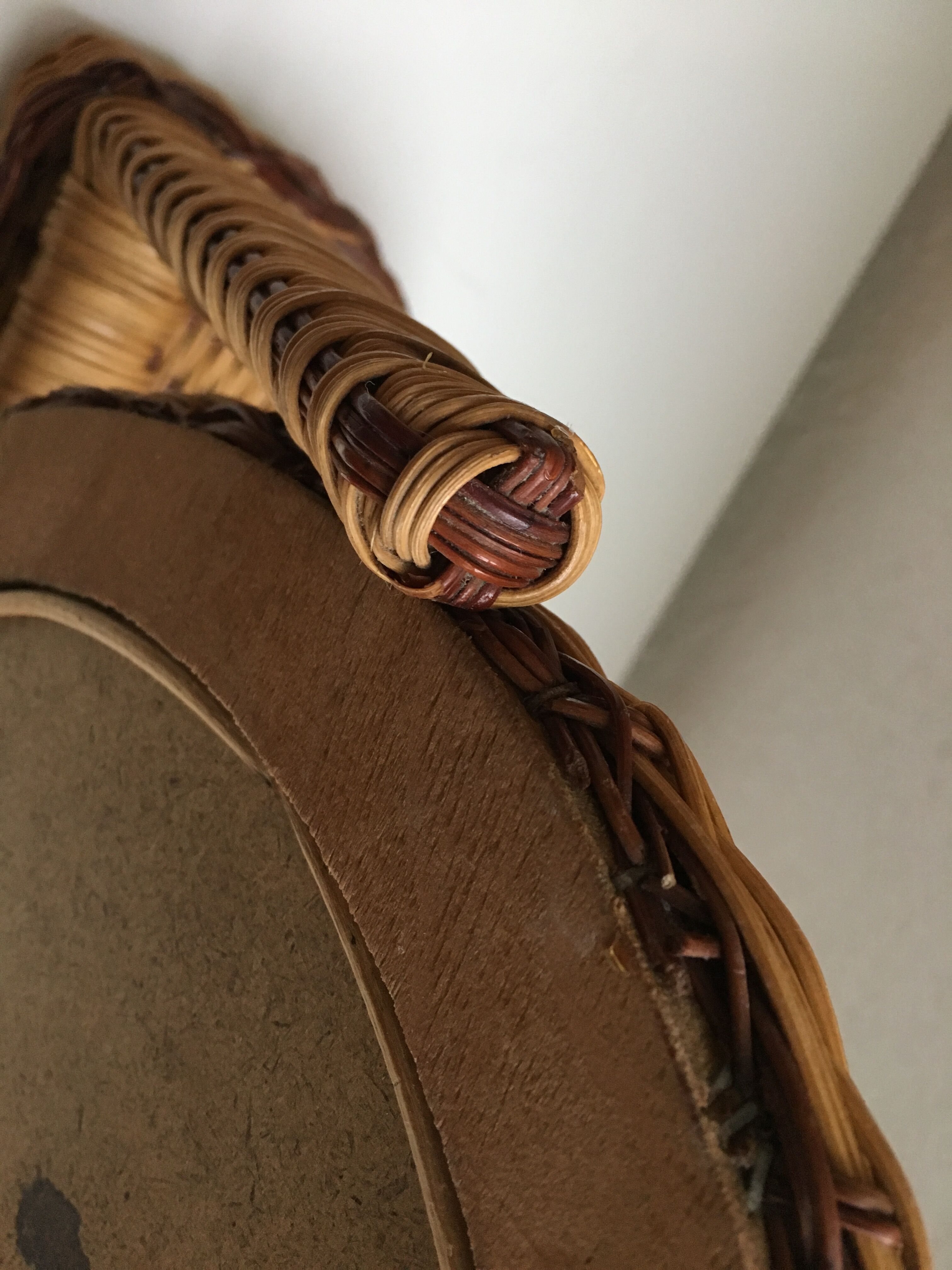 Table mirror in rattan 29 x 20 cm