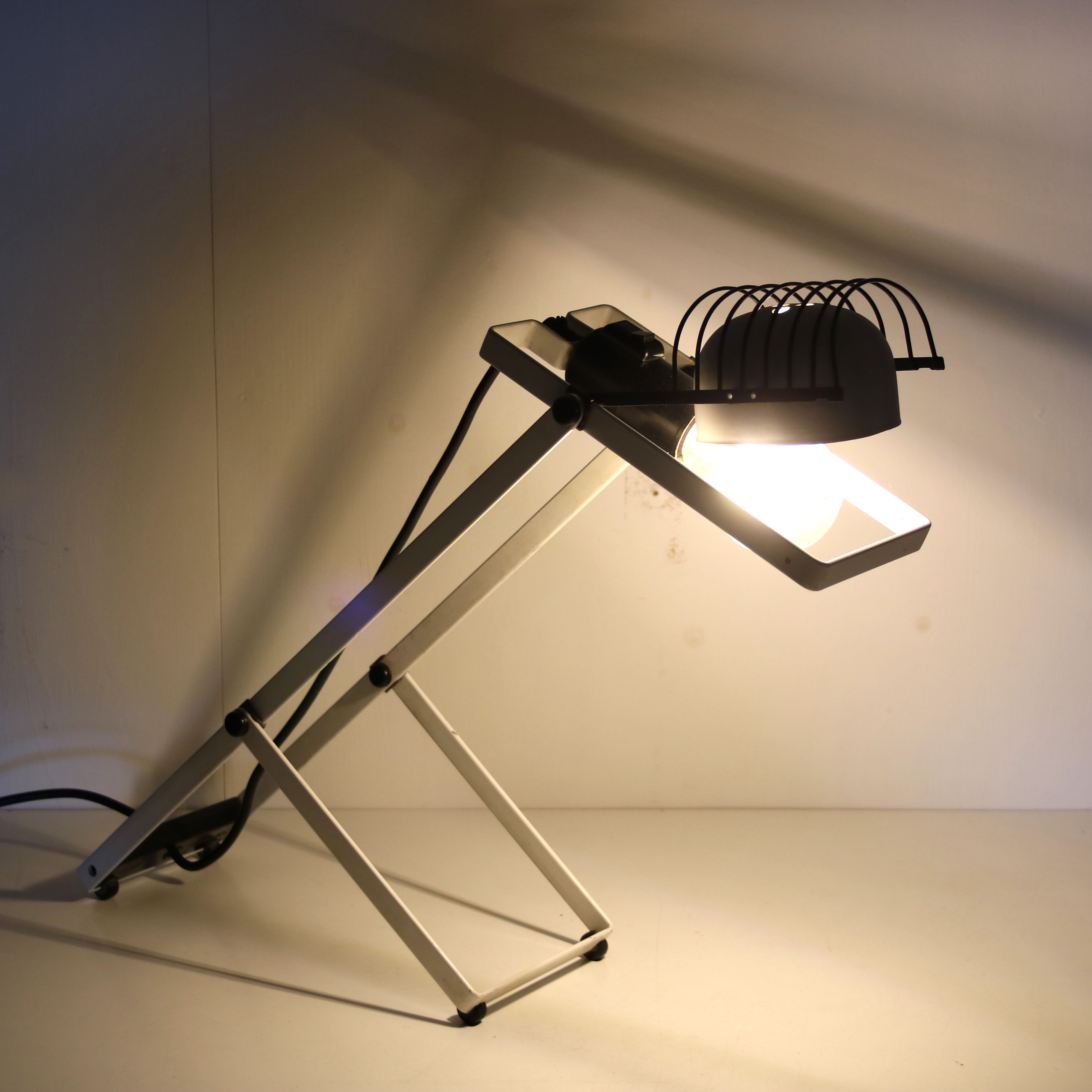 1980s “Synthesi” Table lamp by Ernesto Gismondi for Artemide, Italy