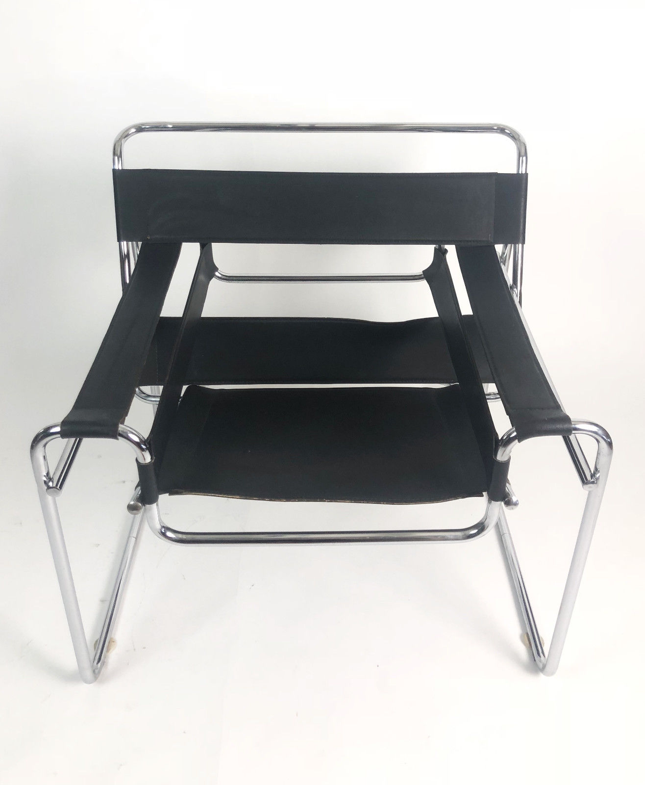 Pair of "vassily" model armchairs Marcel Breuer 1980