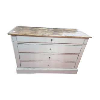 Skated oak dresser