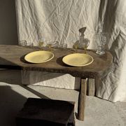 Lot de 2 grandes assiettes jaunes sans marque D25,5