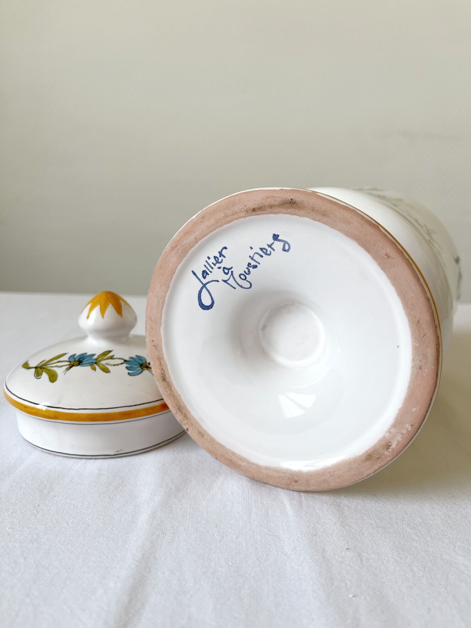 Apothecary pot Rhubarbe signed Lallier earthenware of art of Moustiers