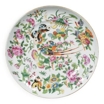 Assiette en porcelaine de Canton XIXe décor de papillons et d'oiseau