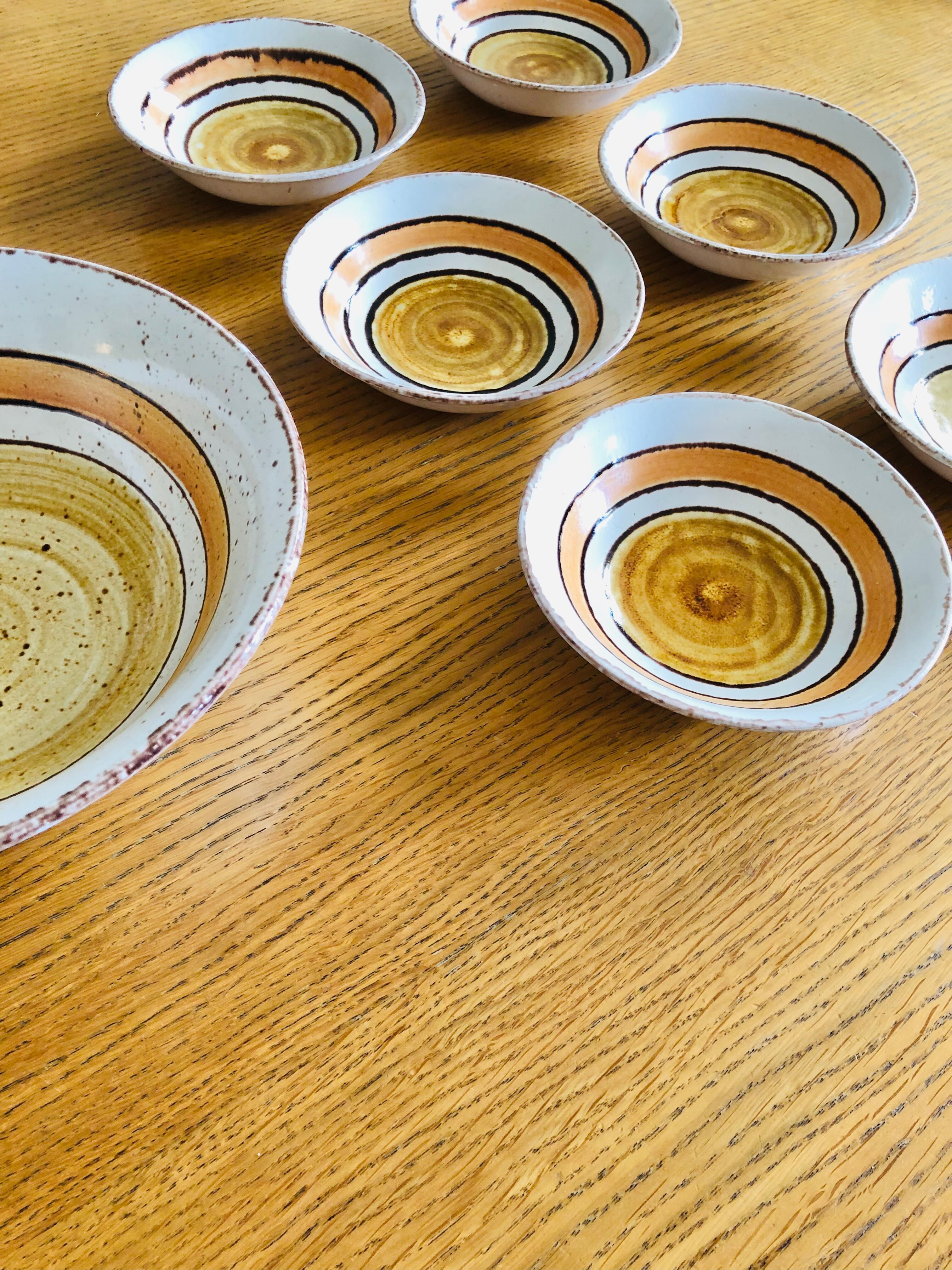 Salad bowl and 6 ceramic cups from Gien