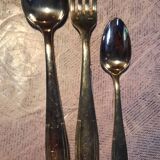 Silver metal cutlery set