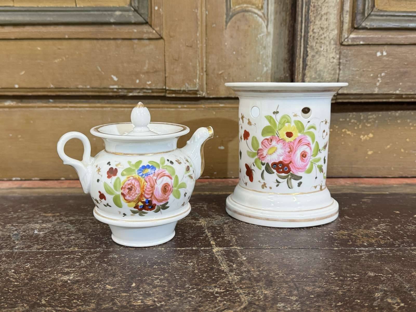 Napoleon III teapot, late 19th century.