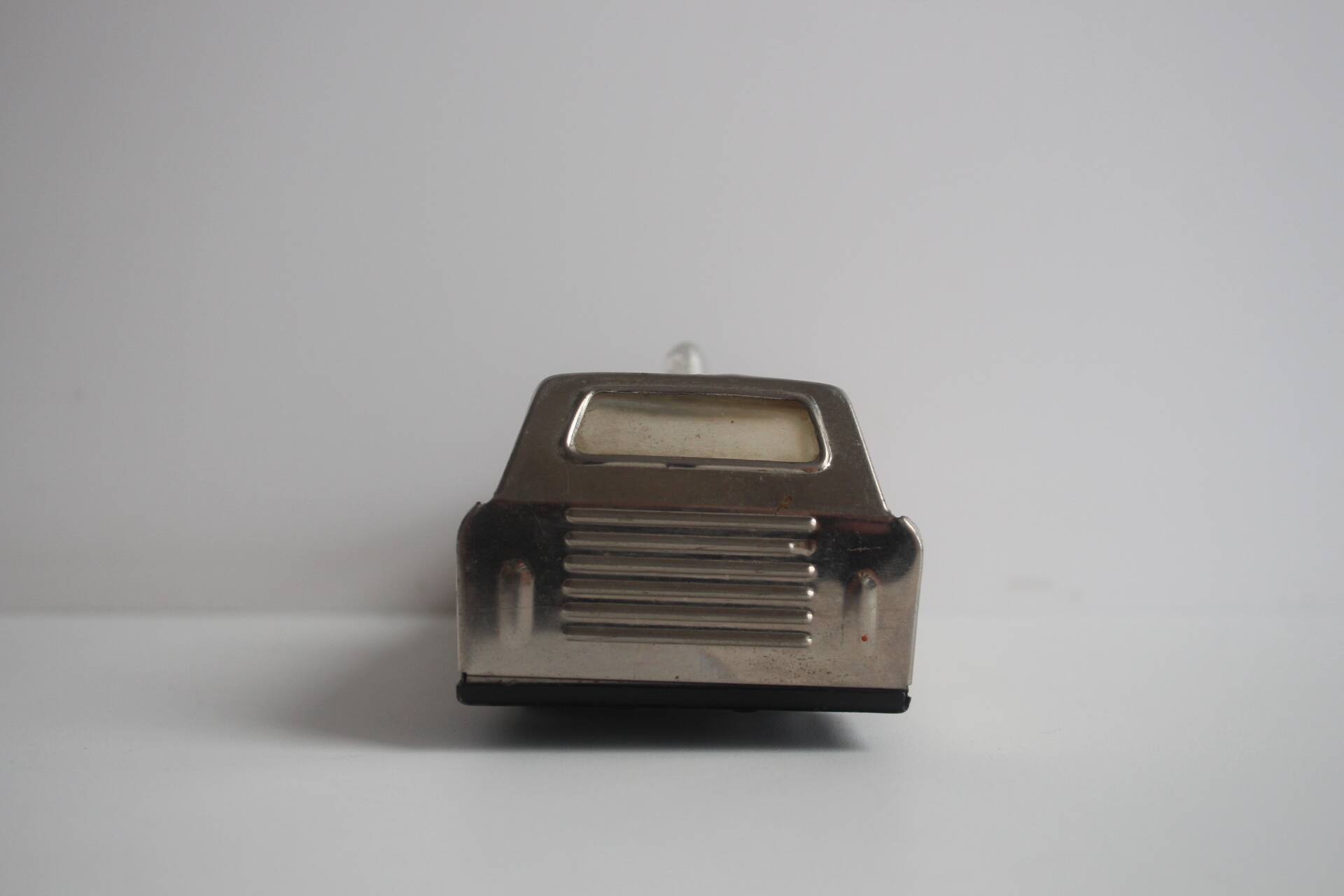 Petite voiture en tôle, Tchécoslovaquie, années 1960