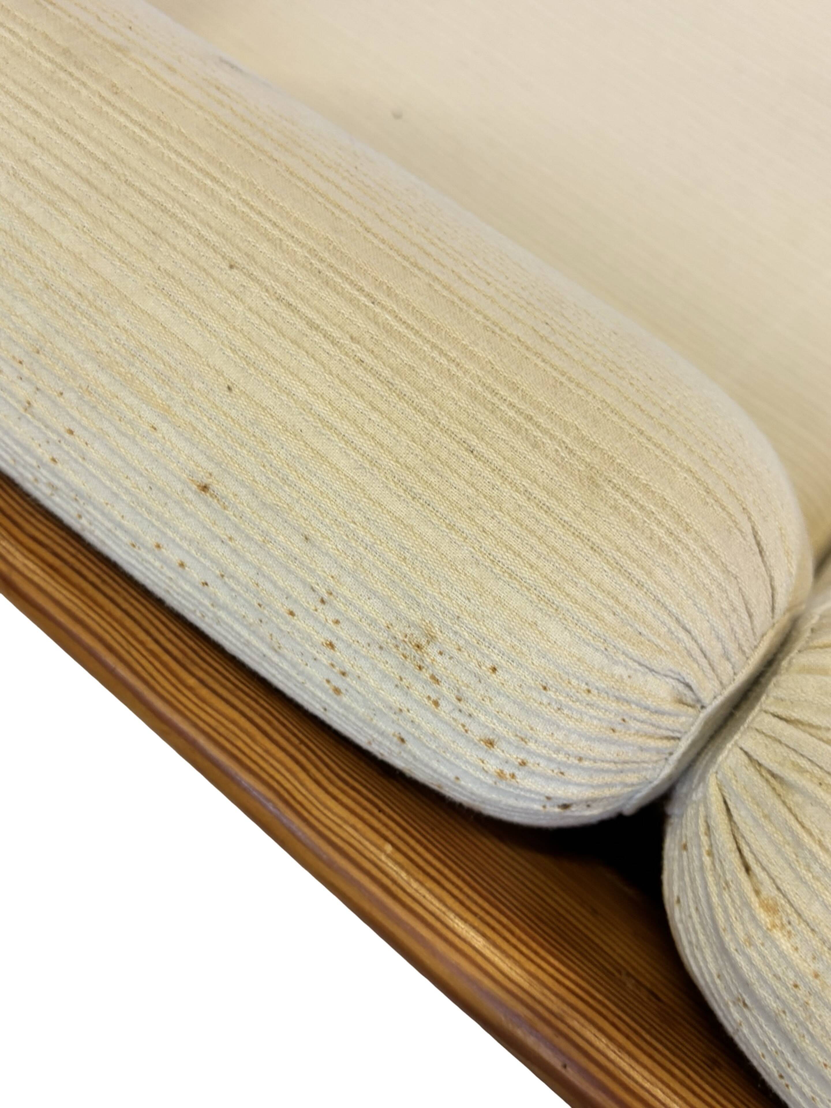 Canapé vintage deux places en pin des années 70 au design minimaliste