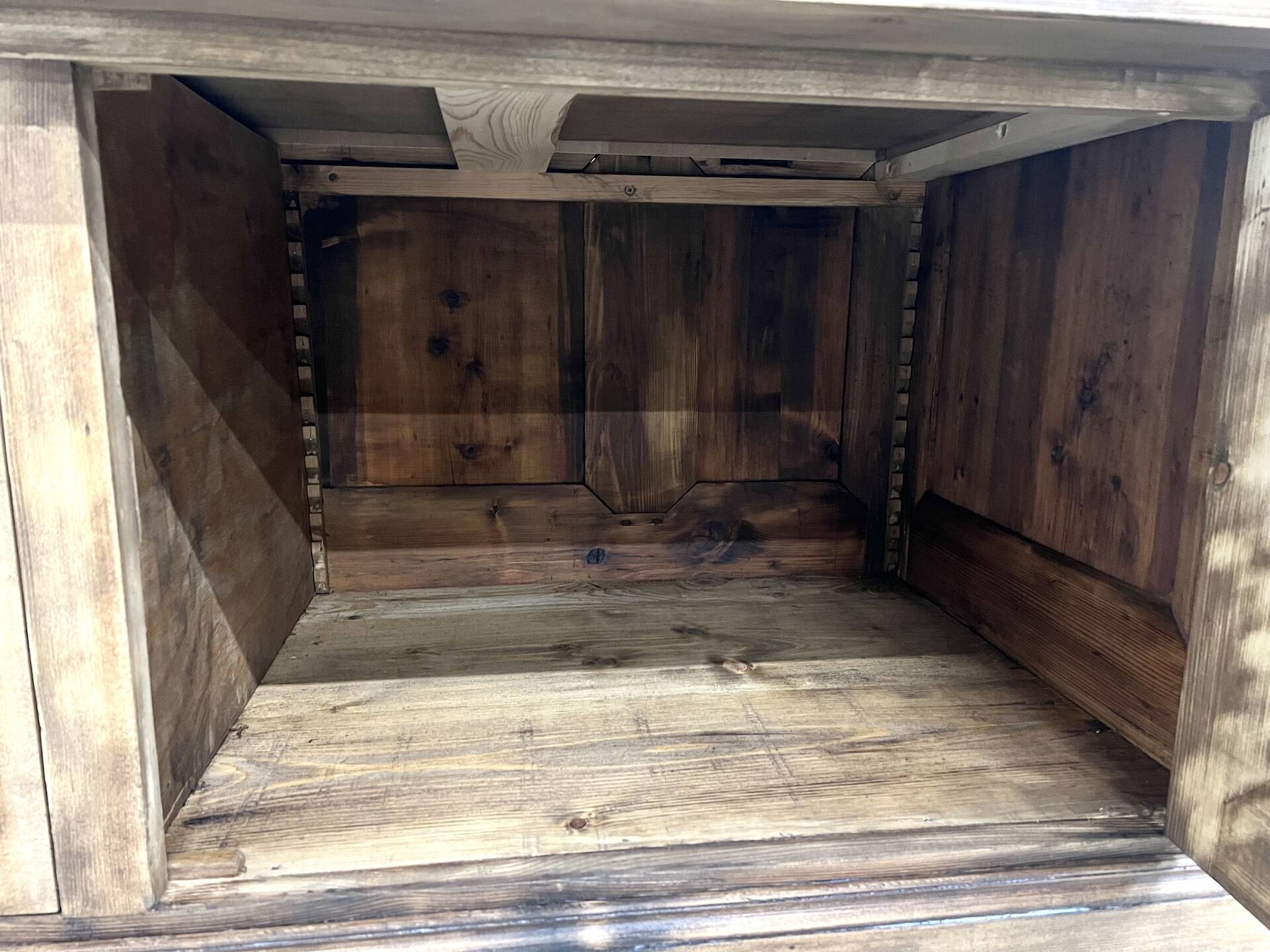 Comptoir de commerce des années 1900