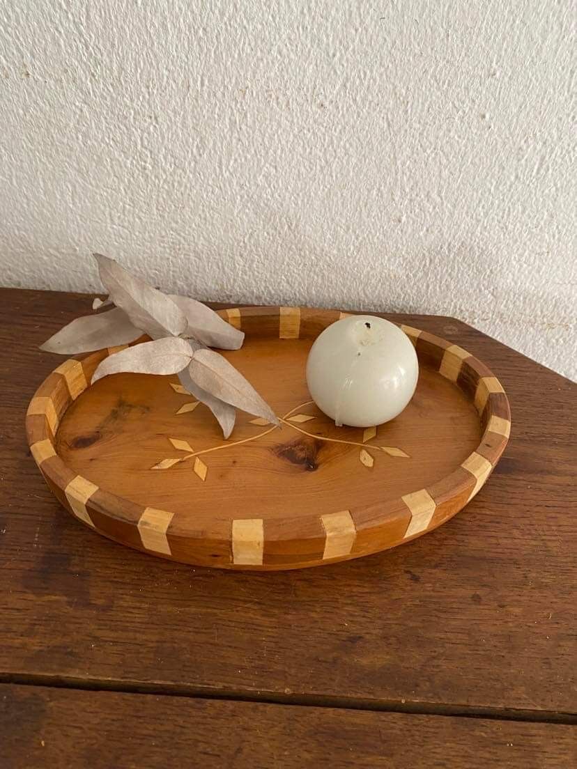 Small empty tray cedar wood pocket.