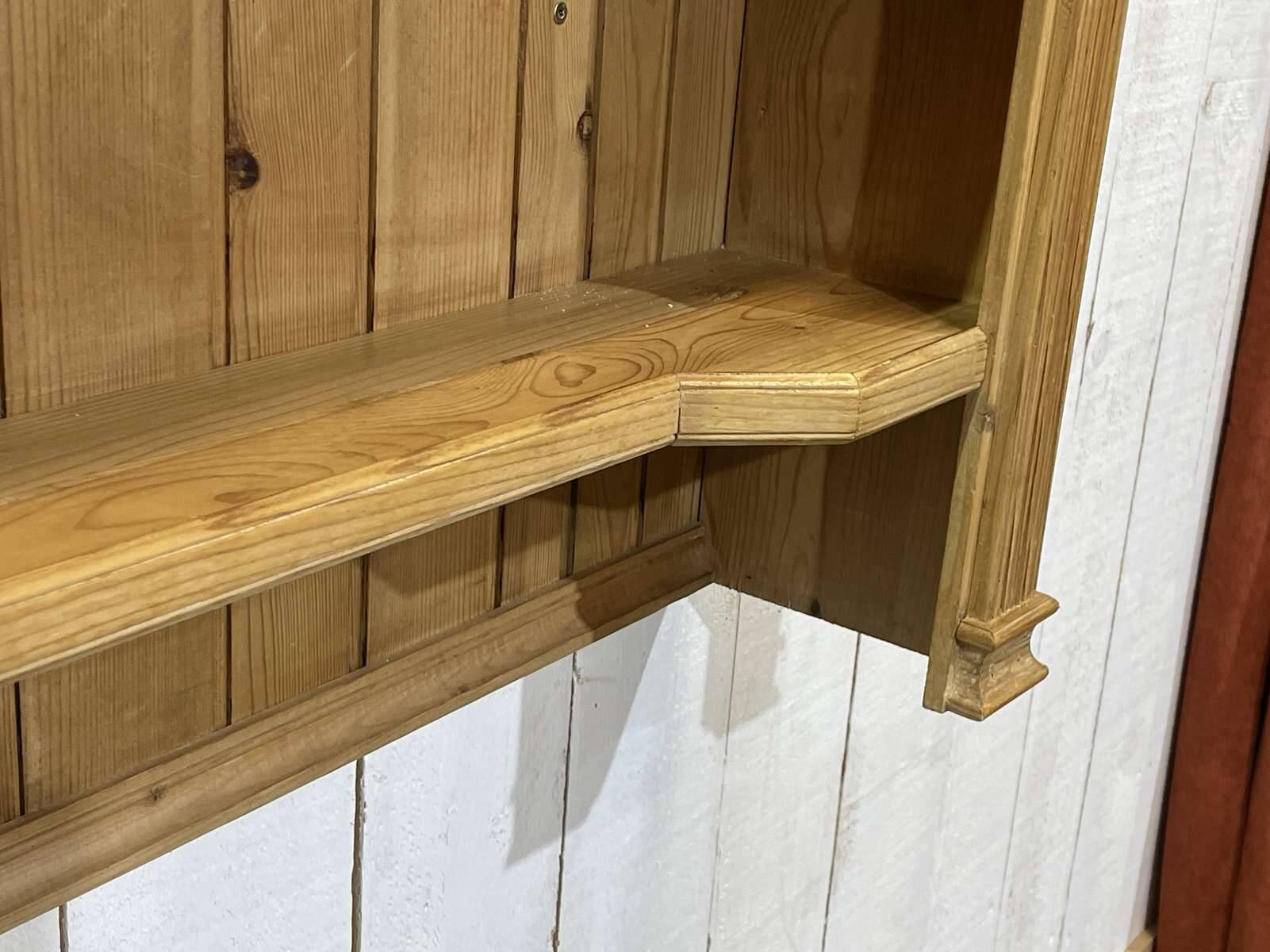 English fir dresser top from the 1980s